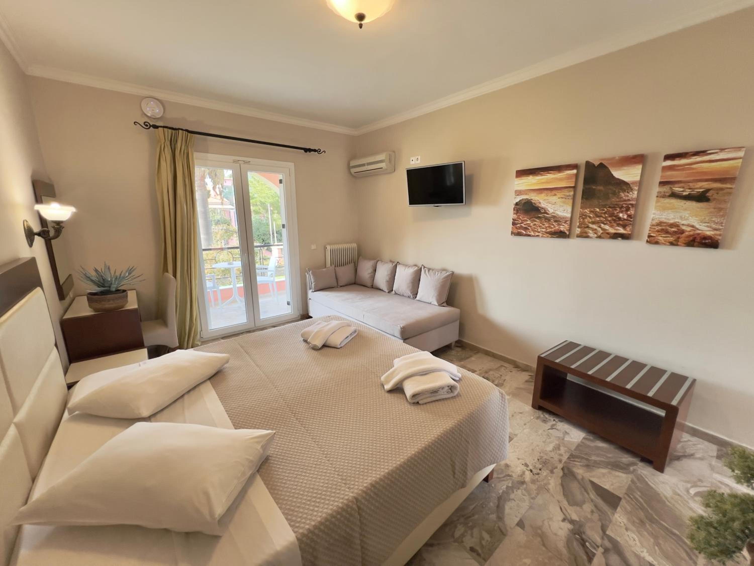 Triple Room with Sea View