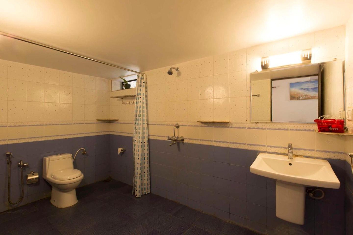 Two-Bedroom Apartment with Balcony photo 3