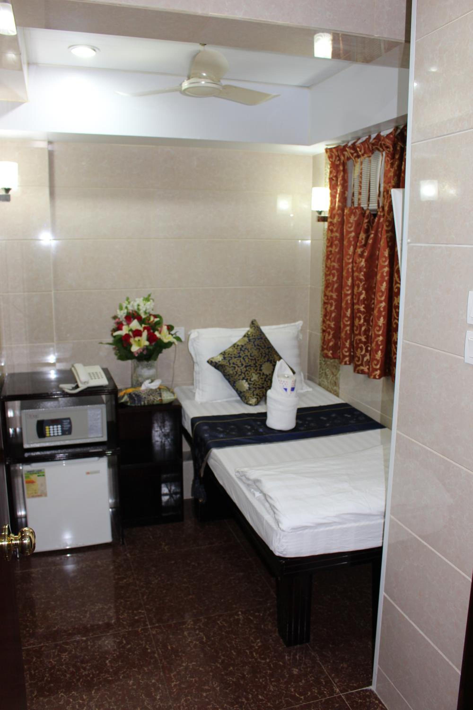 Deluxe Single Room