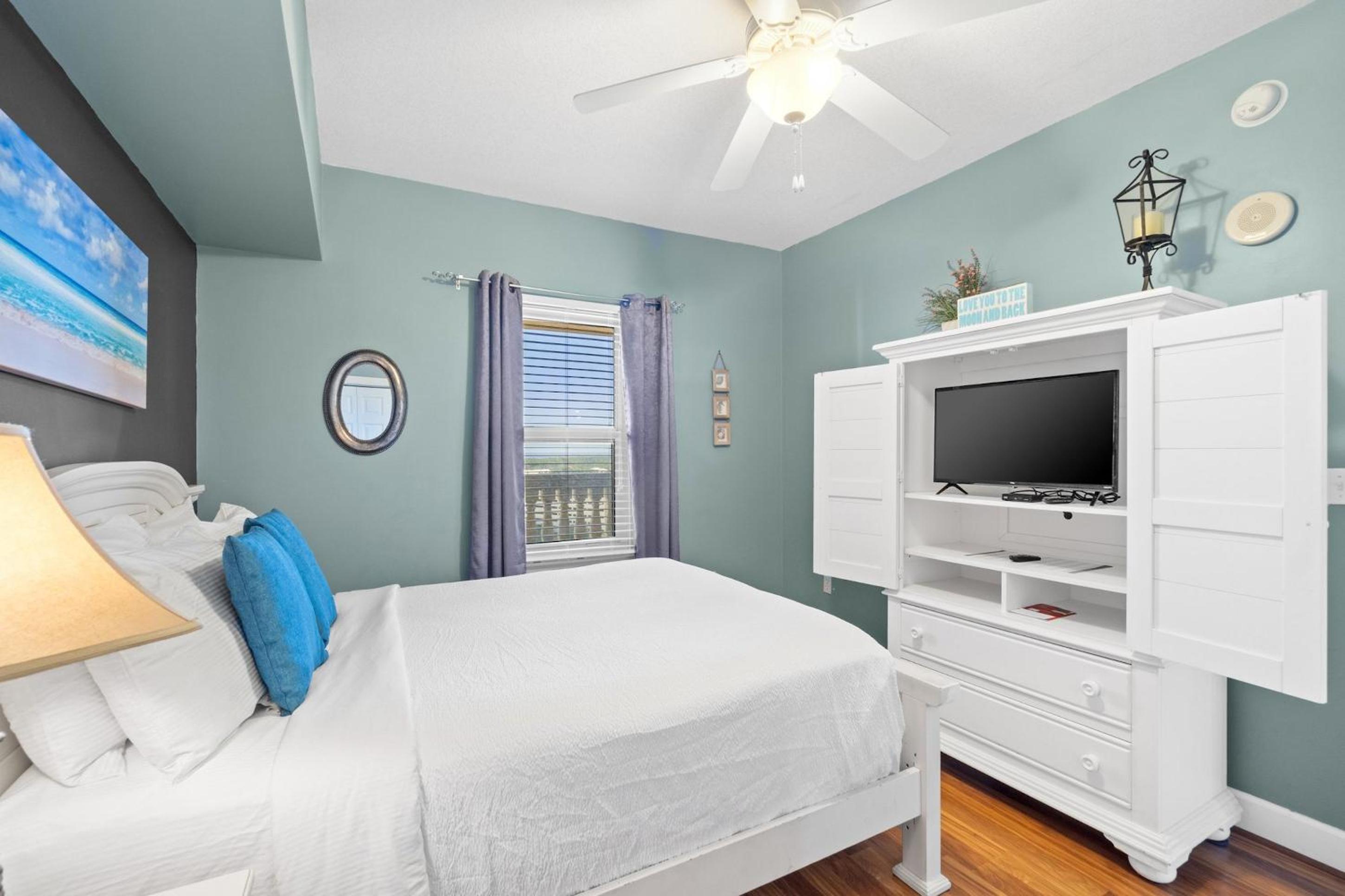 Three-Bedroom Apartment - Oceanfront photo 2