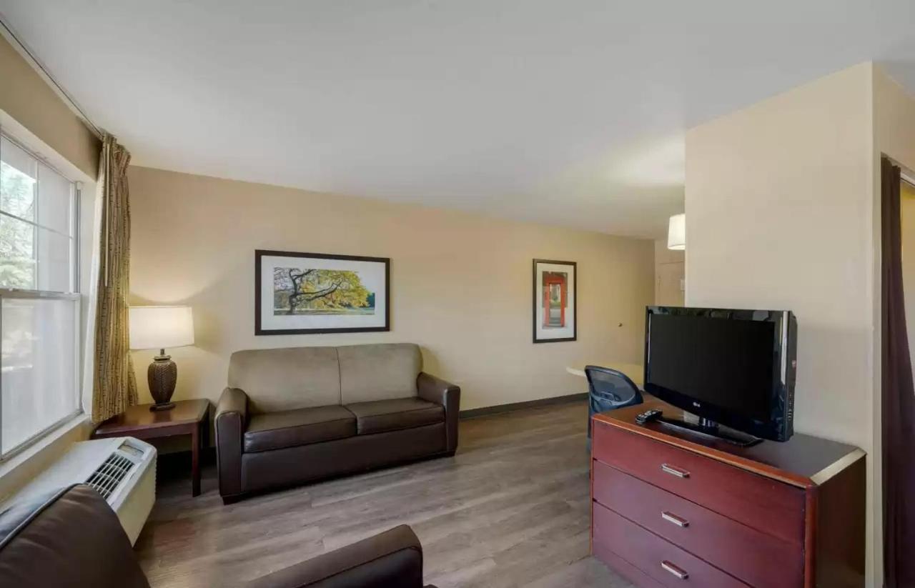 Double Suite with Two Double Beds - Non Smoking - Photo 1