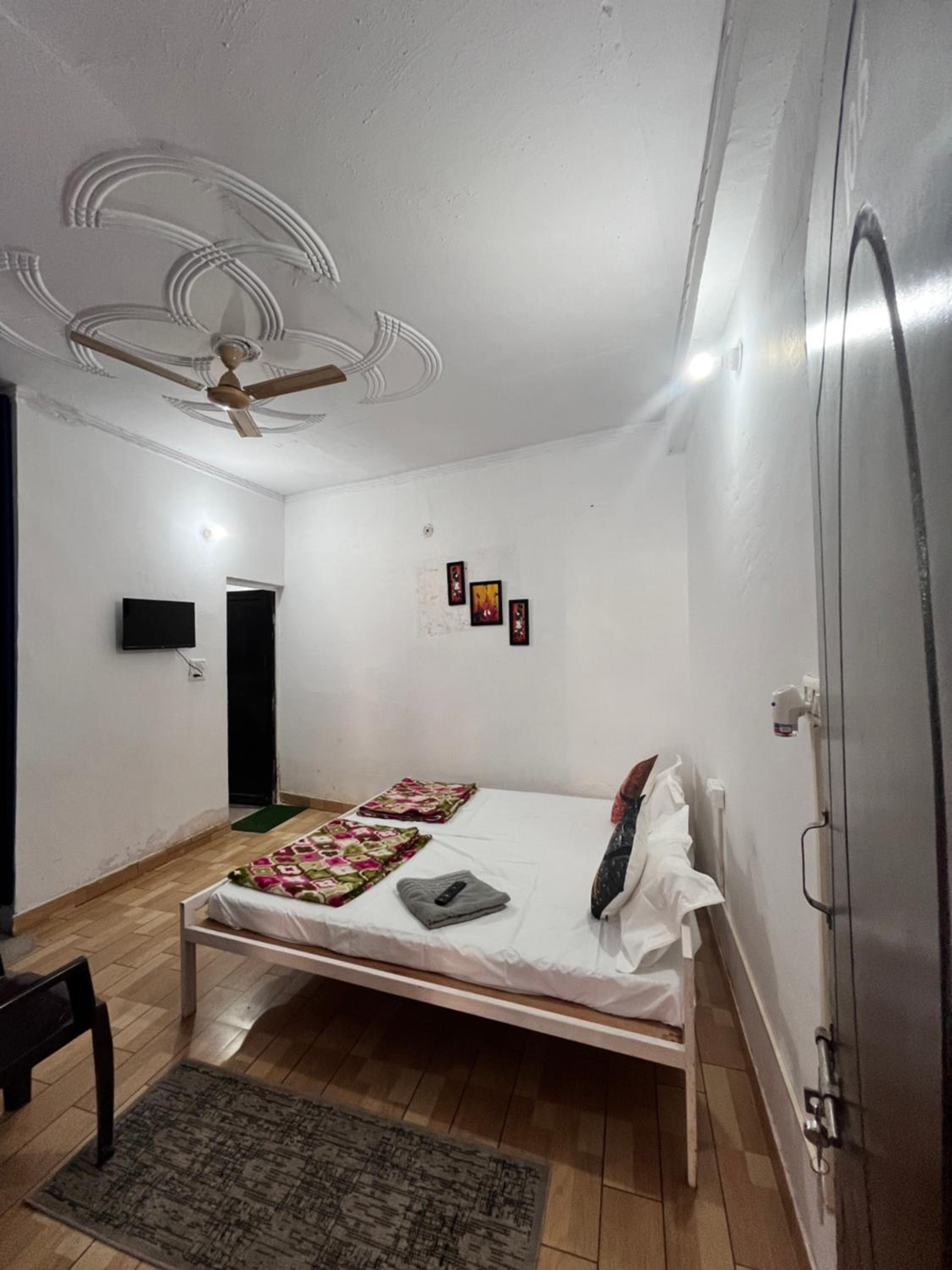 Economy Double Room - Photo 2