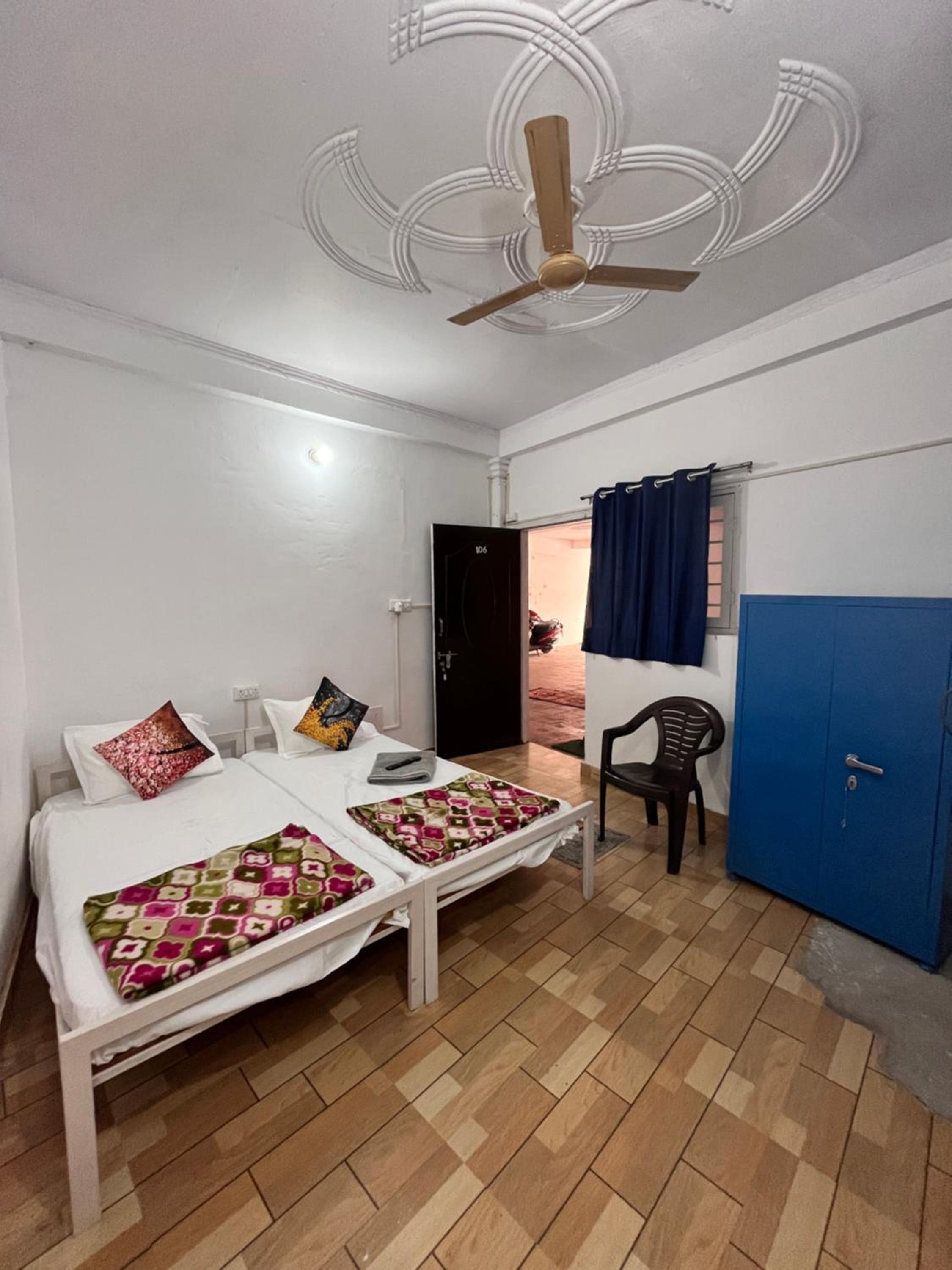 Economy Double Room - Photo 6