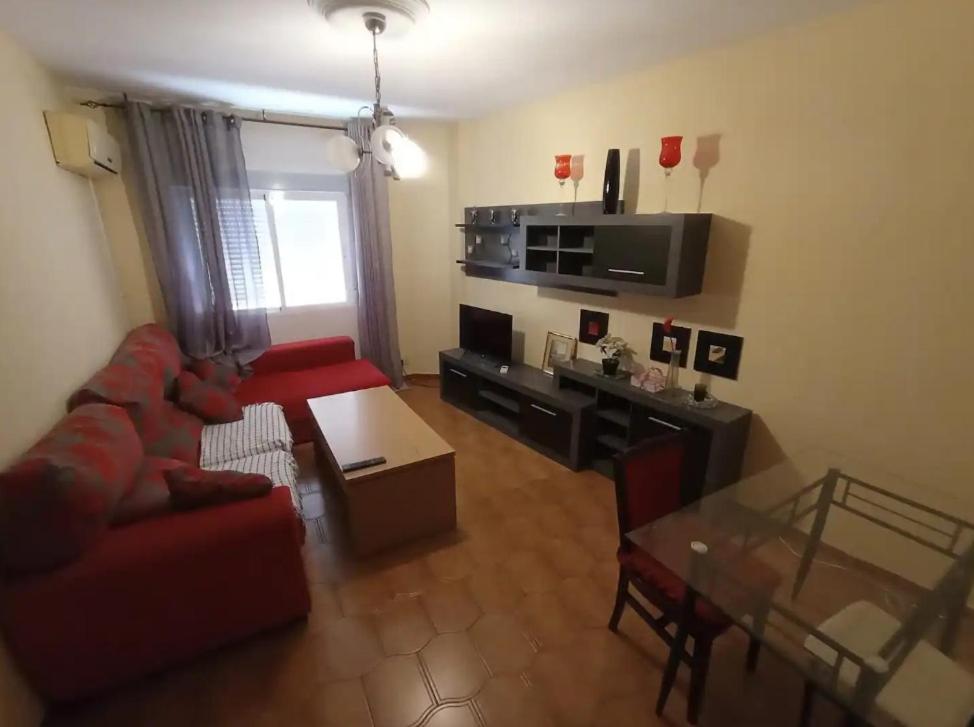 Habitación Individual con Ducha y Baño Compartidos