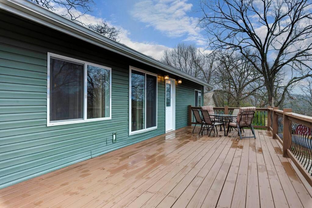Three-Bedroom House photo 2