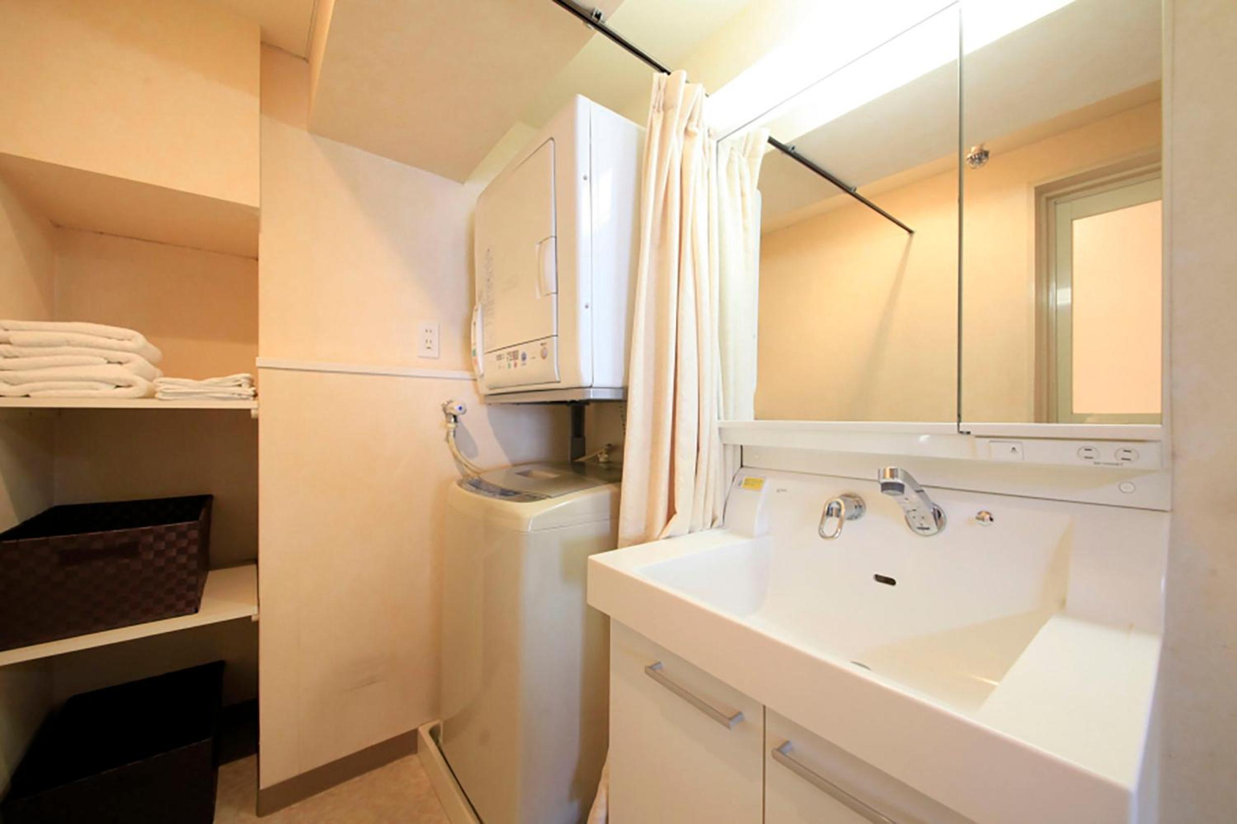 Suite (5 Adults) photo 3
