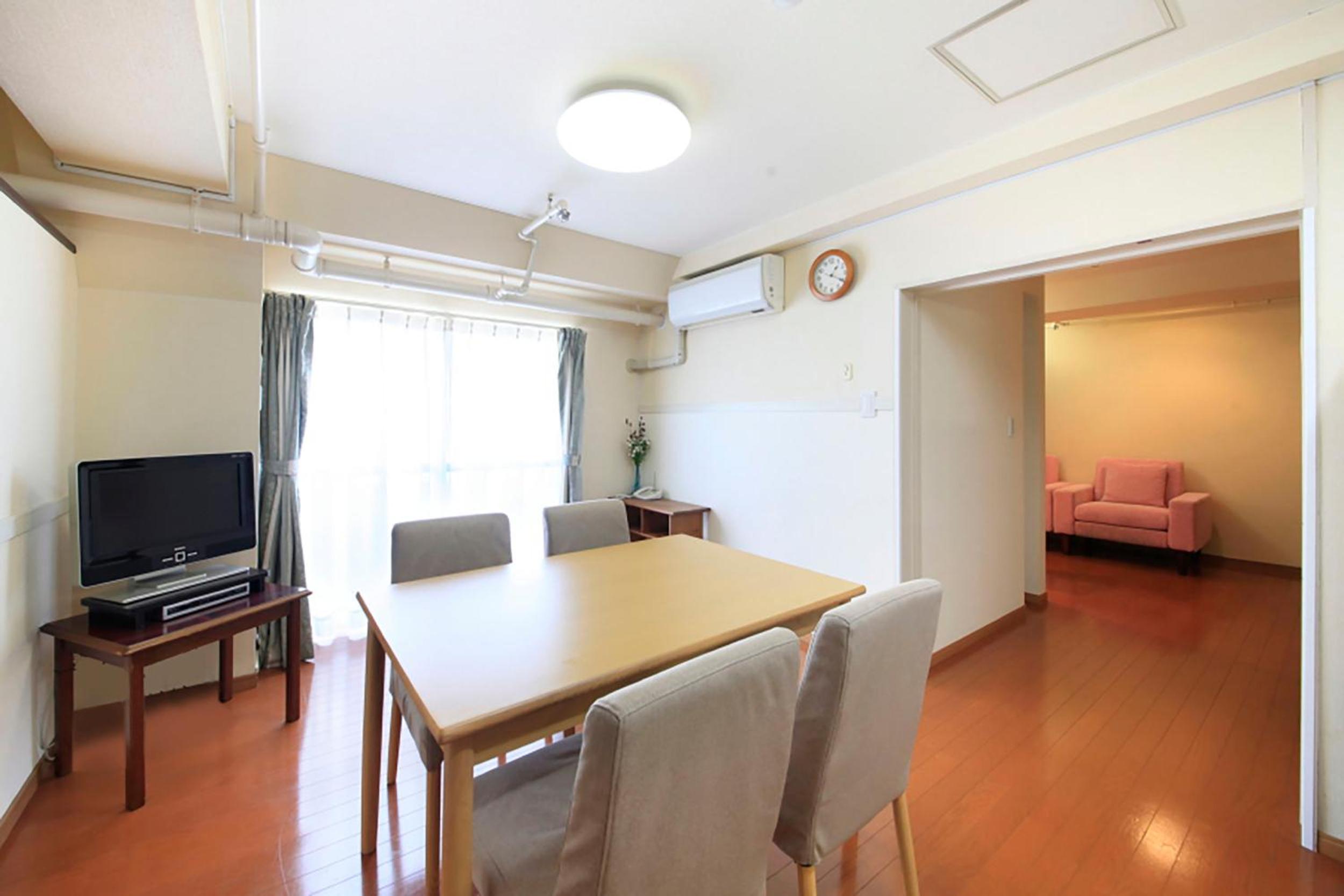 Suite (5 Adults) photo 2