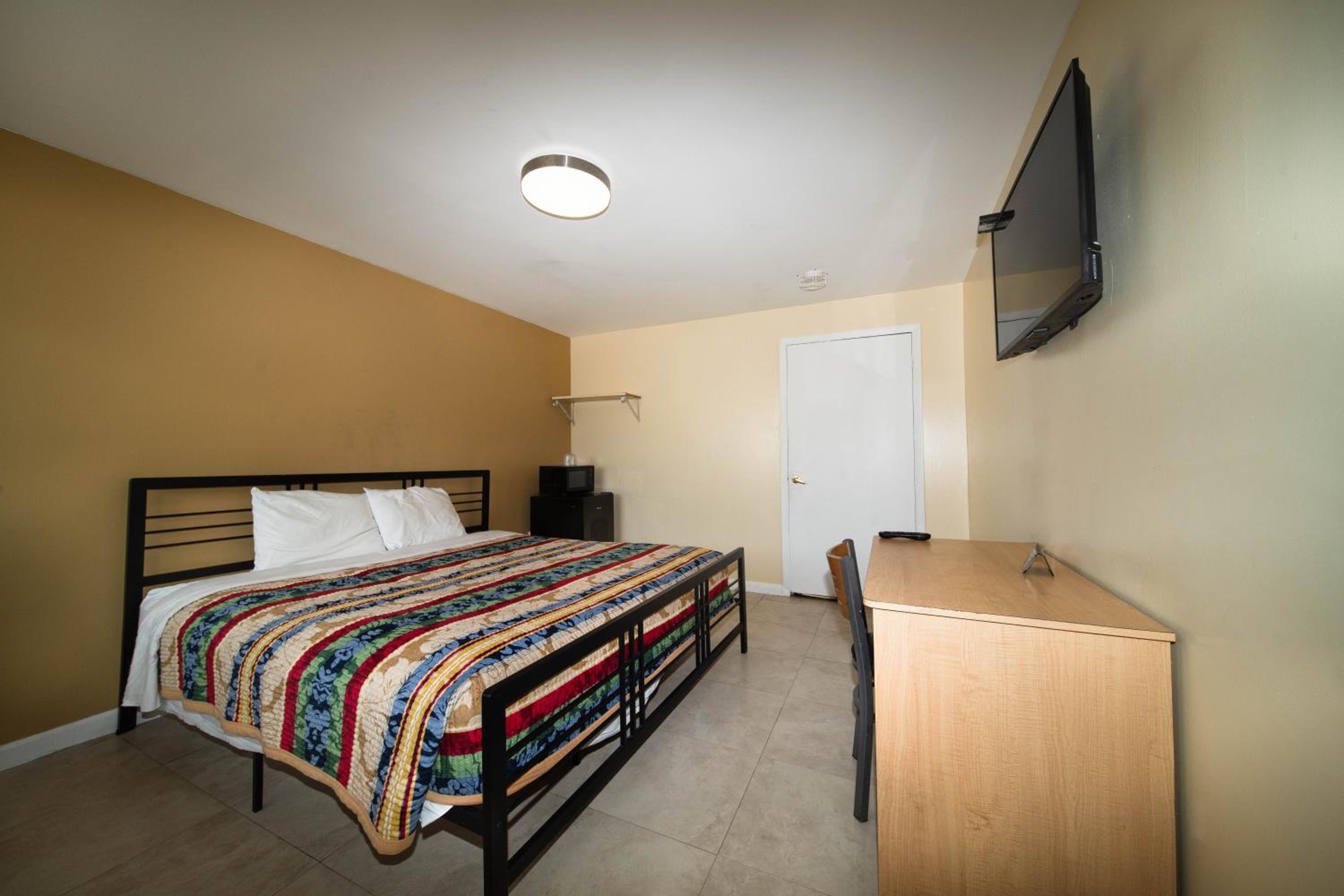 King Room - Disability Access photo 1