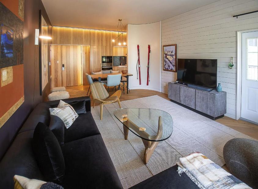 Two-Bedroom Deluxe Apartment with Balcony photo 3