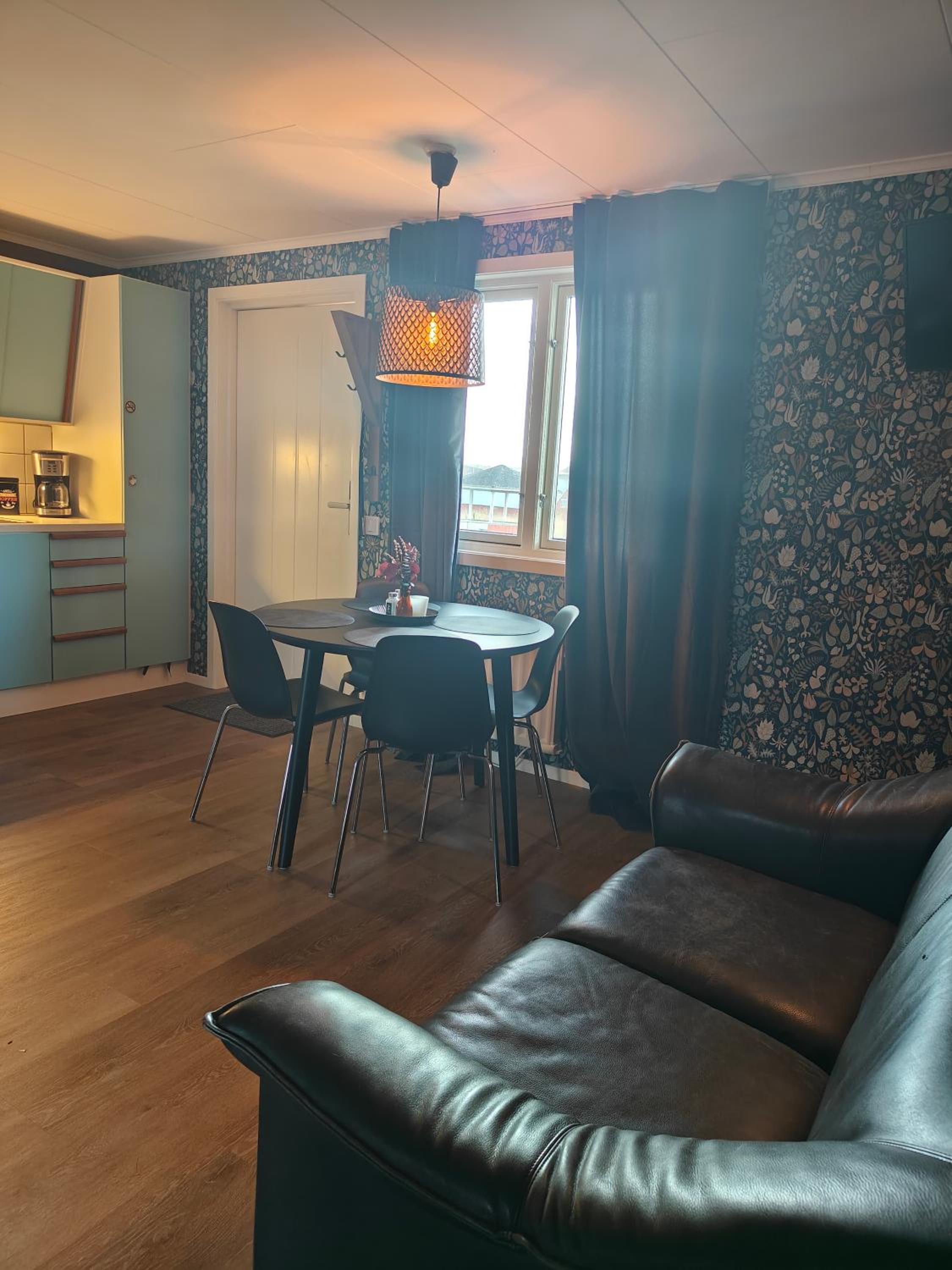 One-Bedroom Apartment photo 1