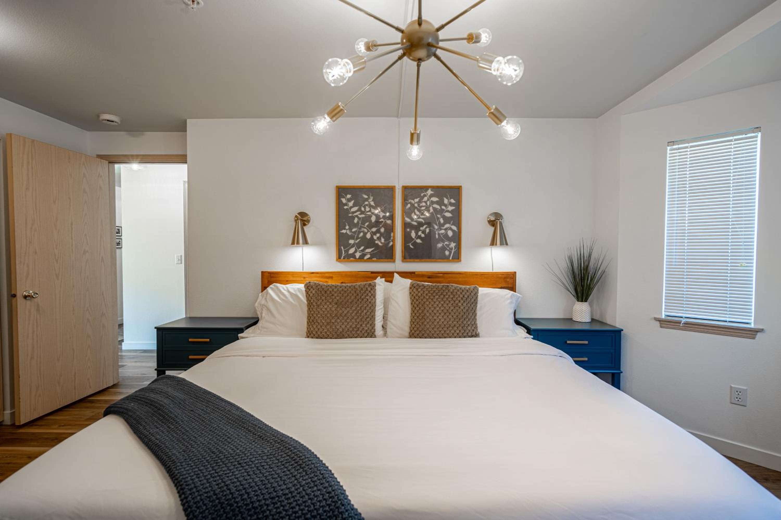Two-Bedroom Apartment with Lake View photo 1