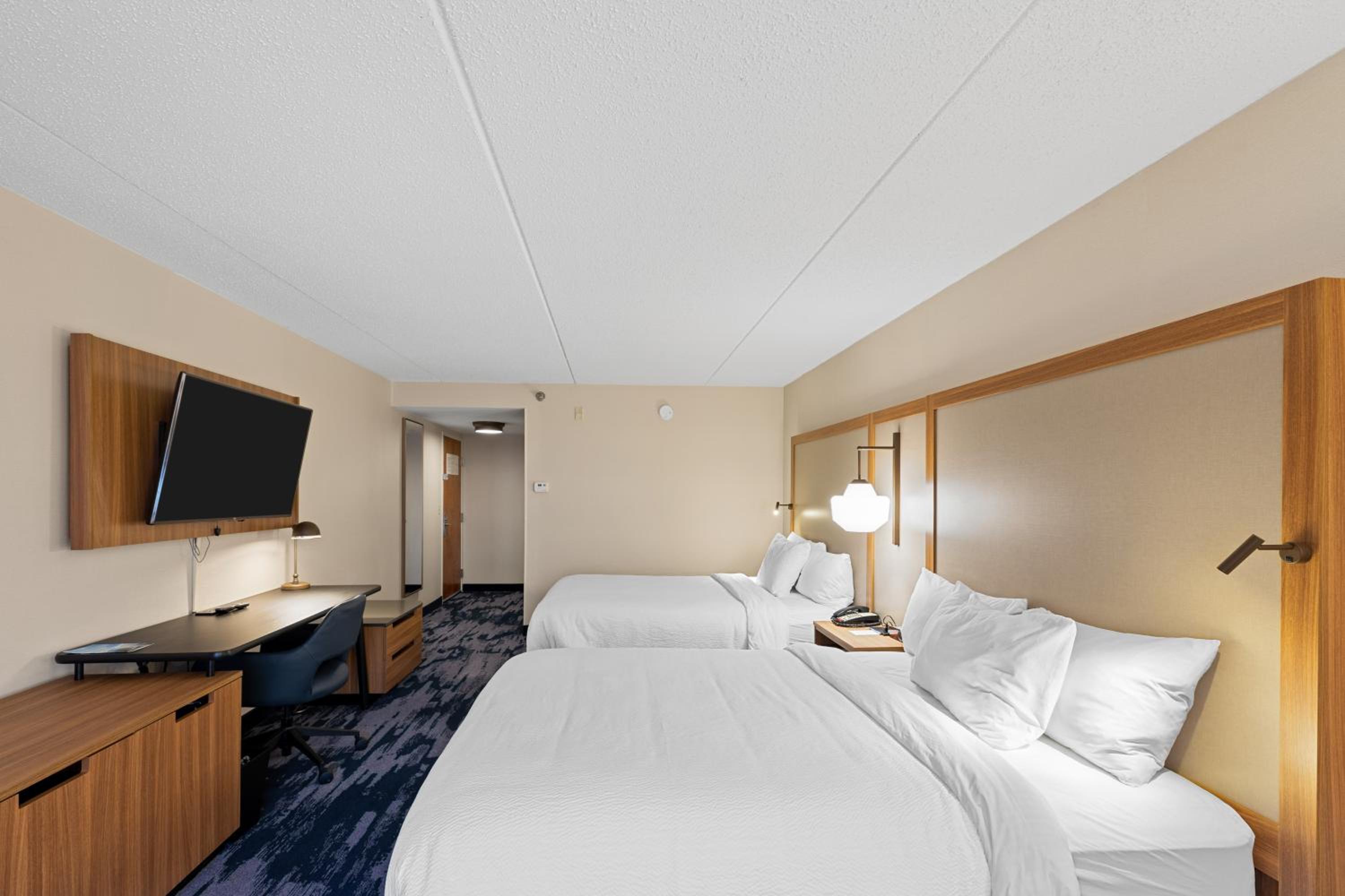 Queen Room with Two Queen Beds and Roll-in Shower - Mobility Accessible - Photo 2