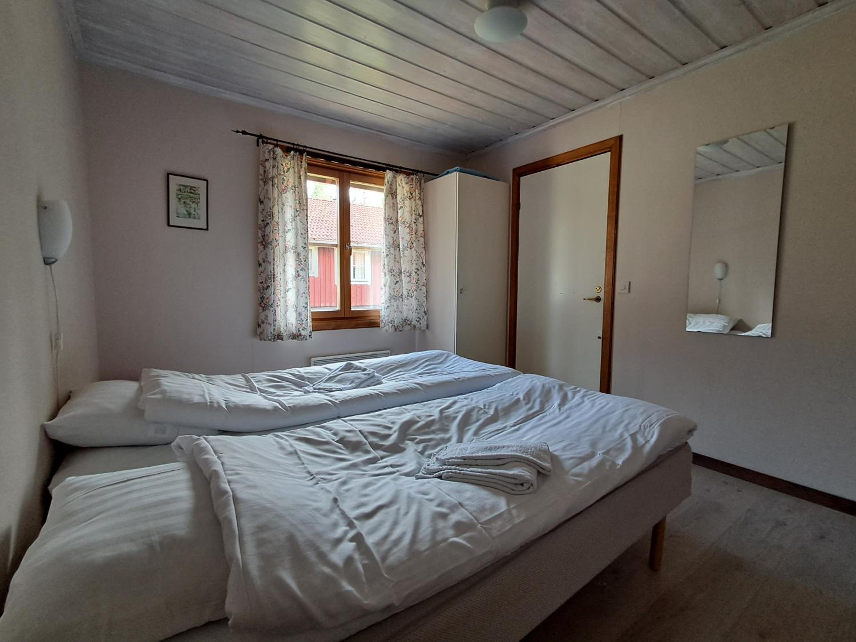 Economy Twin Room photo 2