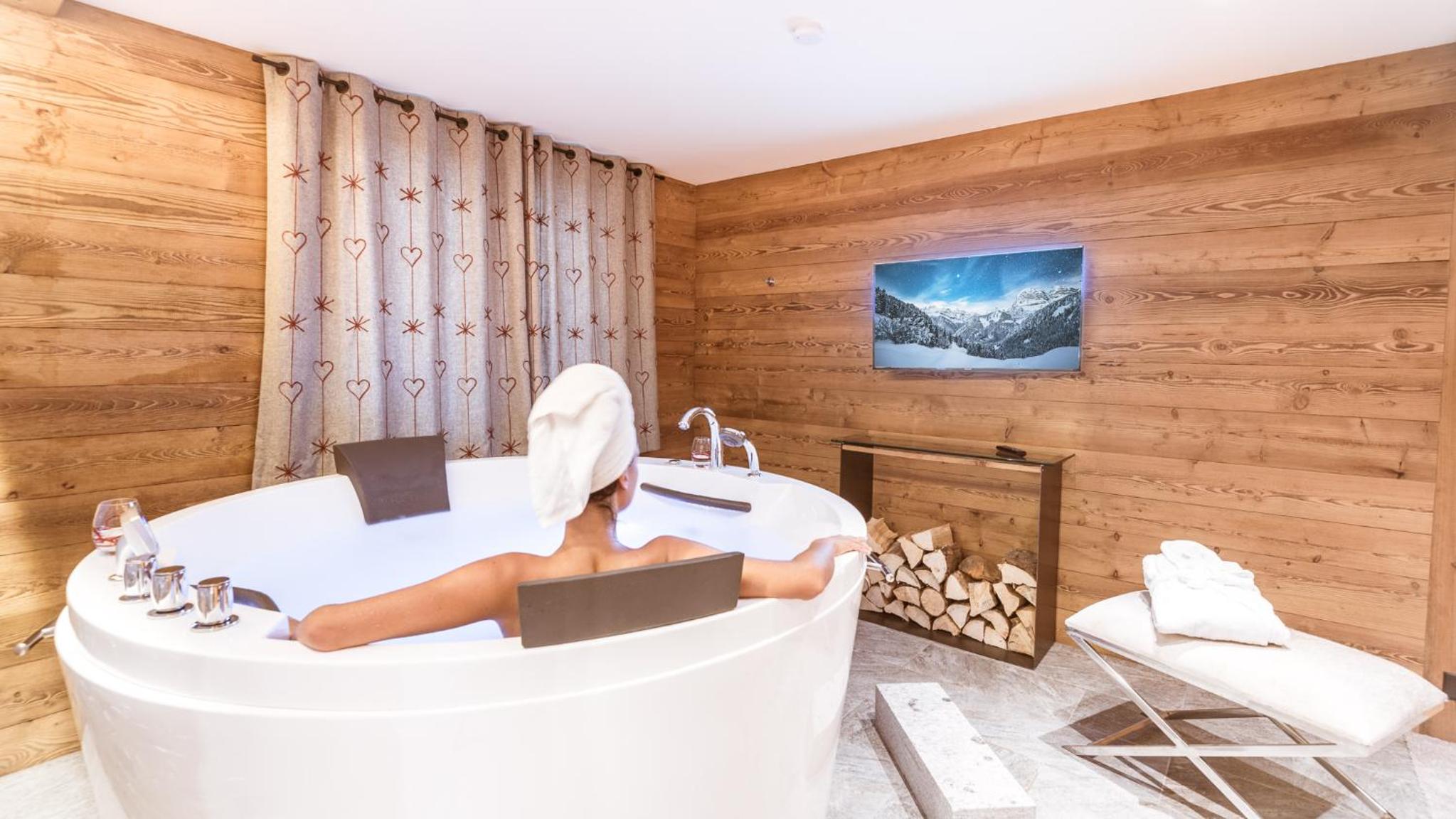Suite with Mountain View photo 3