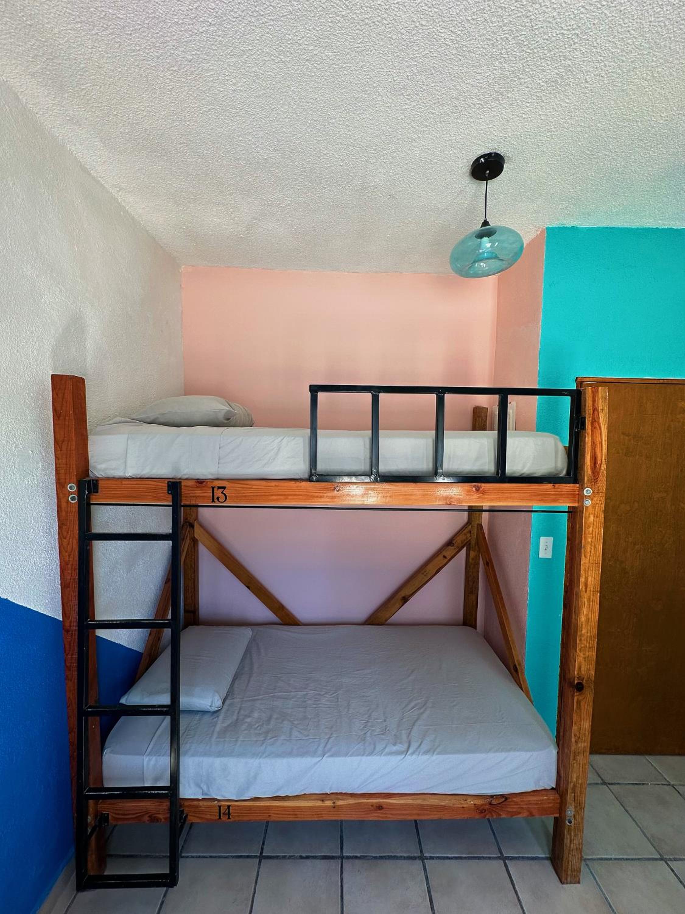 Standard Twin Room with Shared Bathroom photo 1