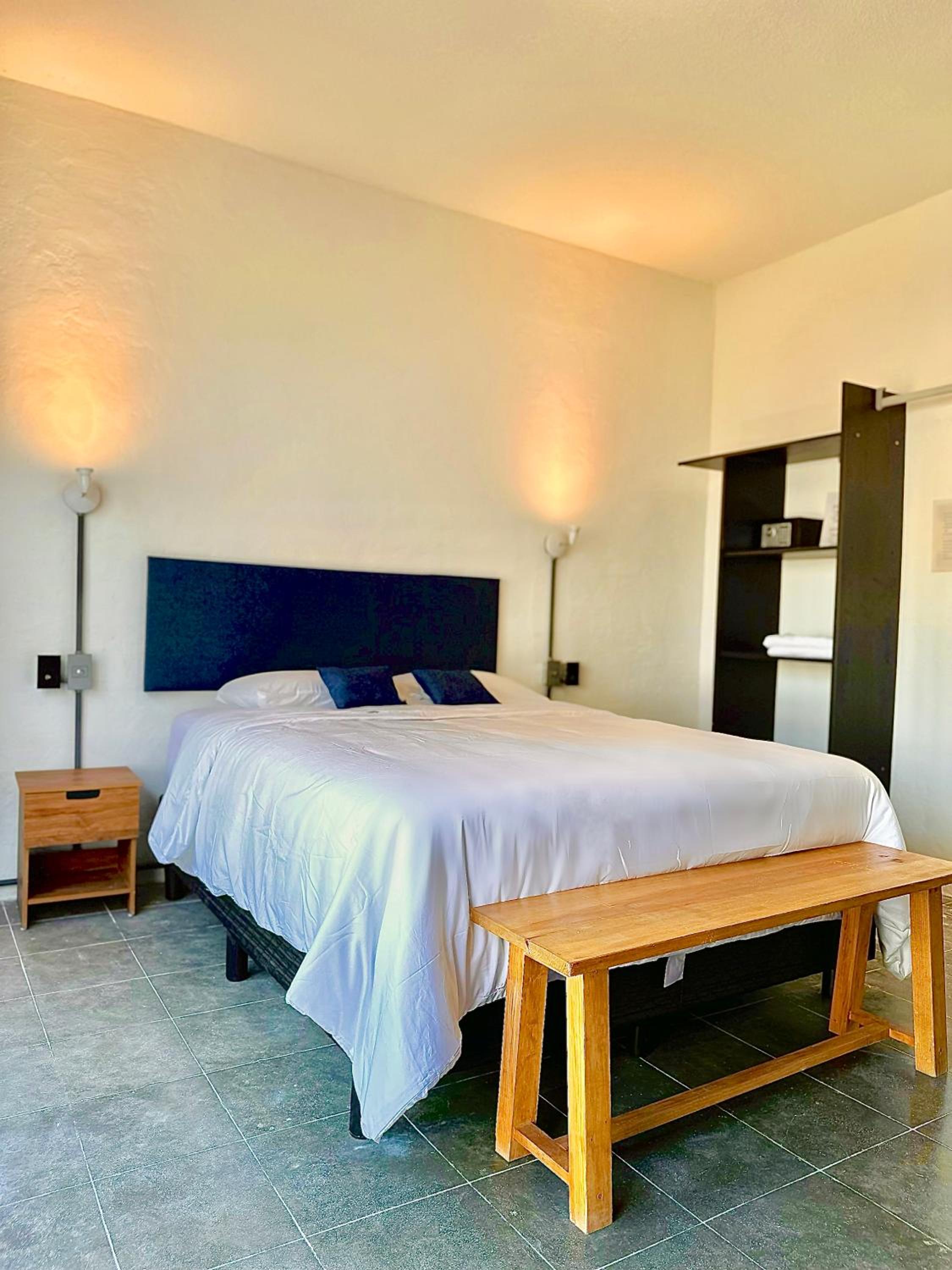 Double Room with Private Bathroom - Photo 1