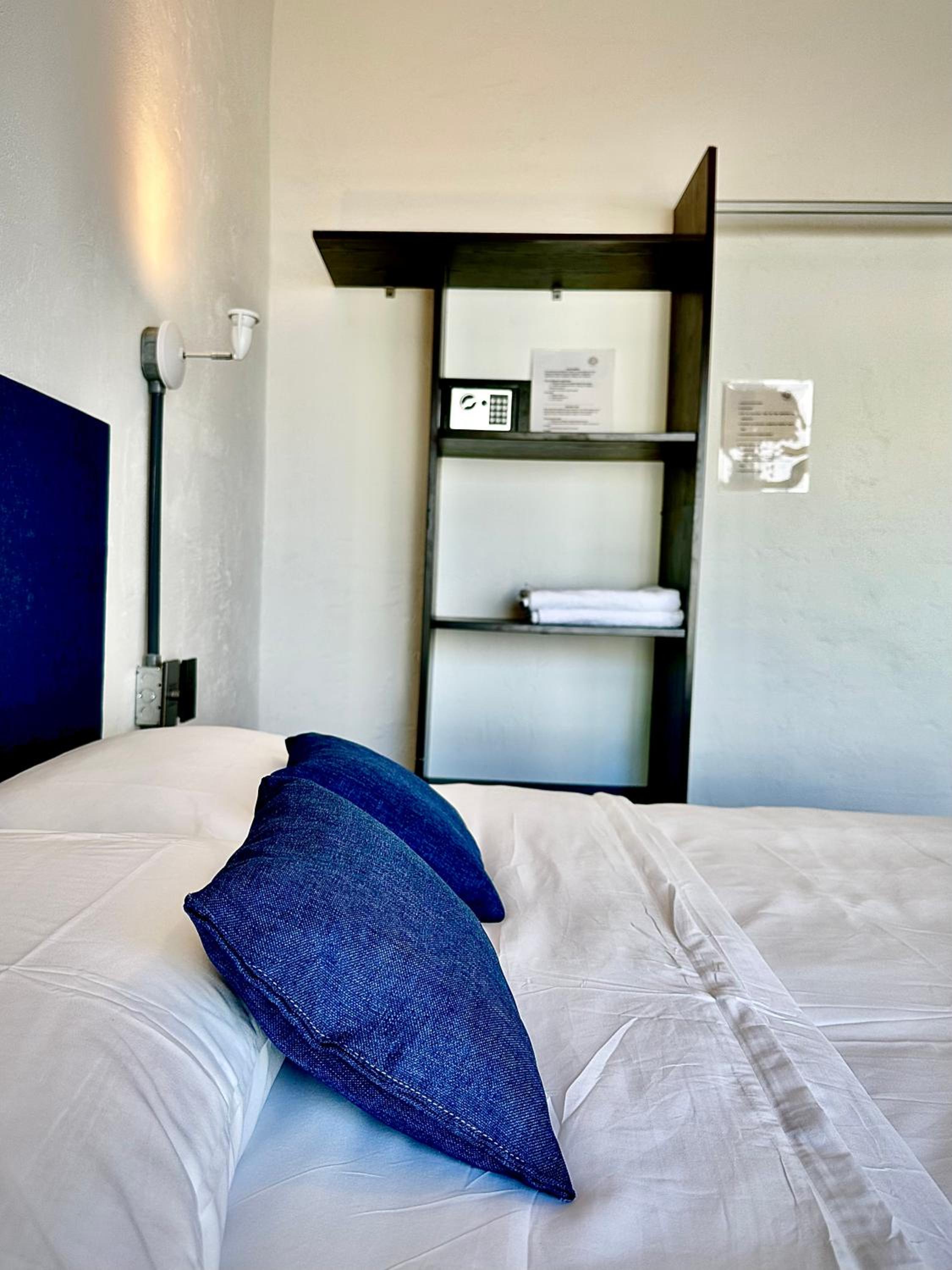 Double Room with Private Bathroom - Photo 4