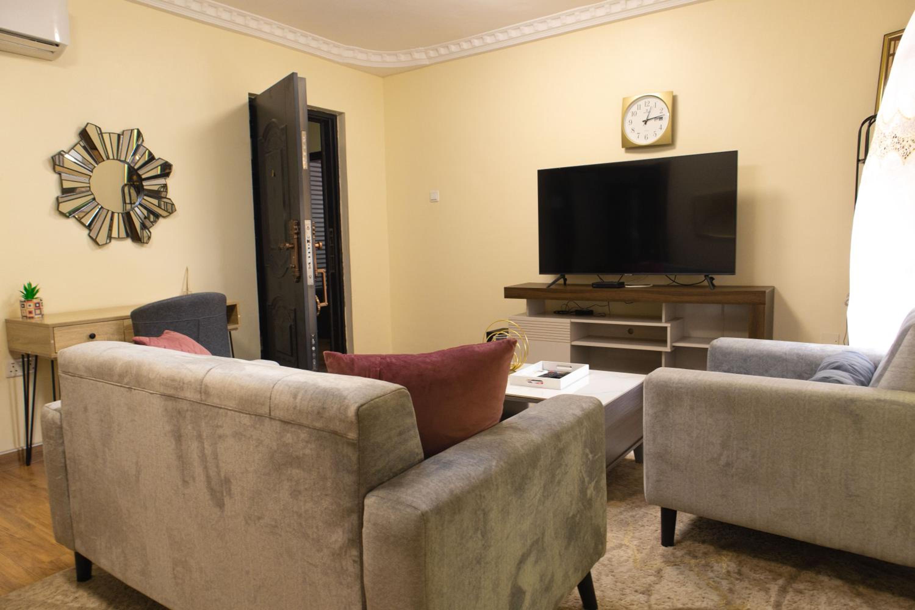 Suite Apartment photo 1