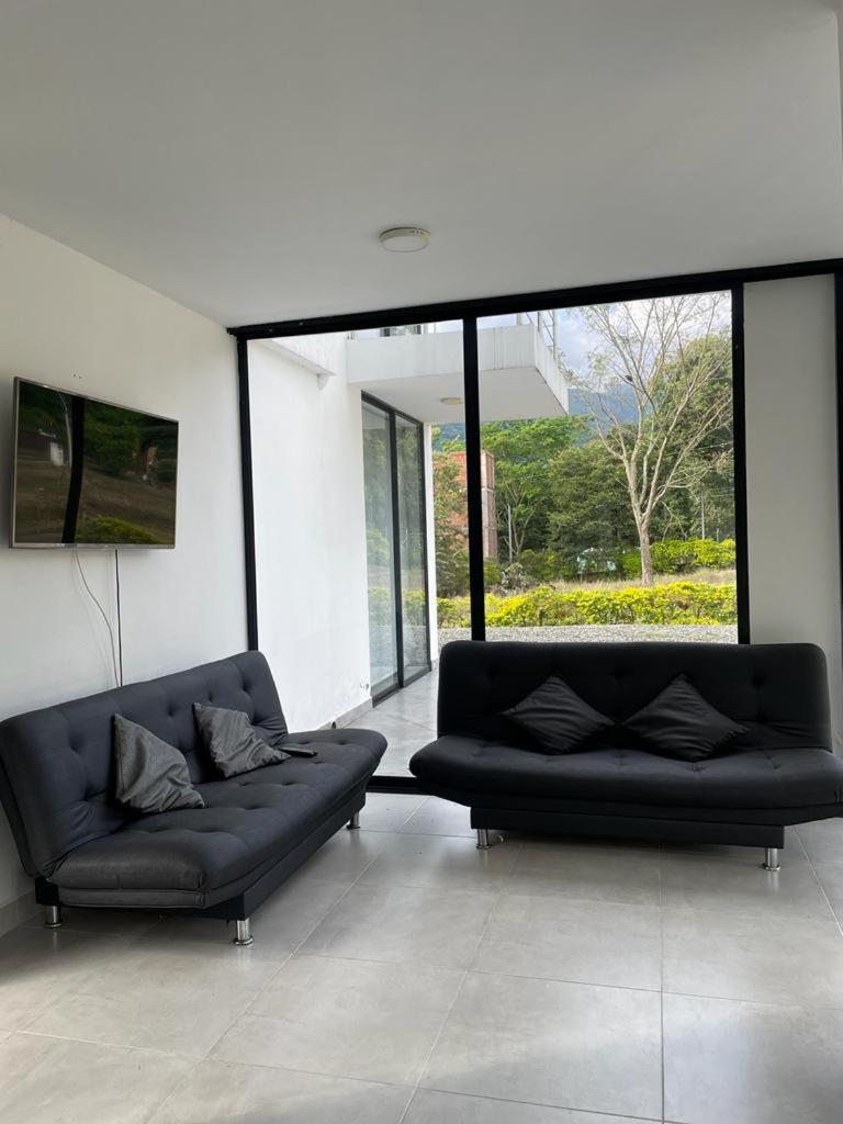 Four-Bedroom House photo 1