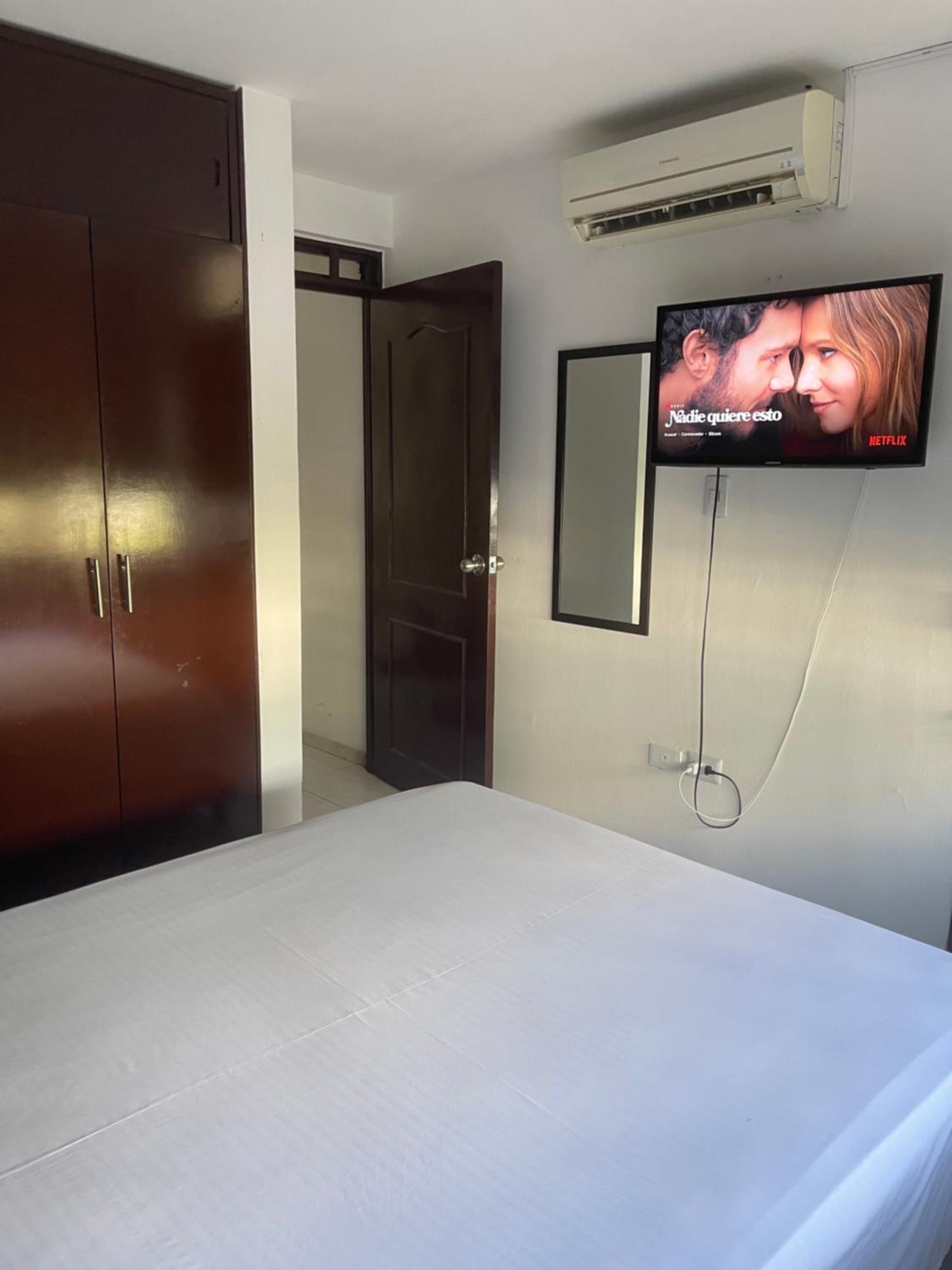 Two-Bedroom Apartment with Balcony photo 3