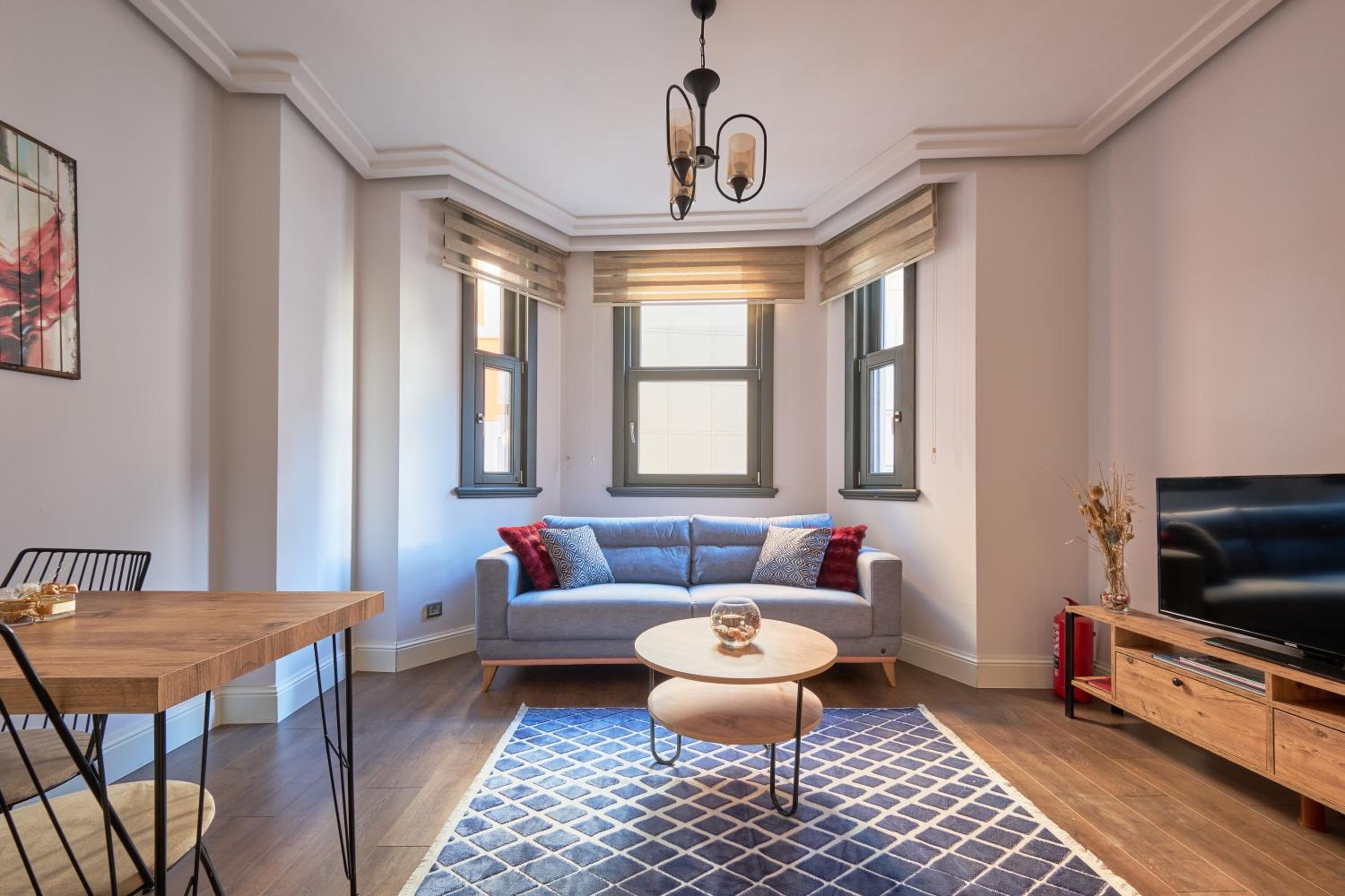 Studio Apartment