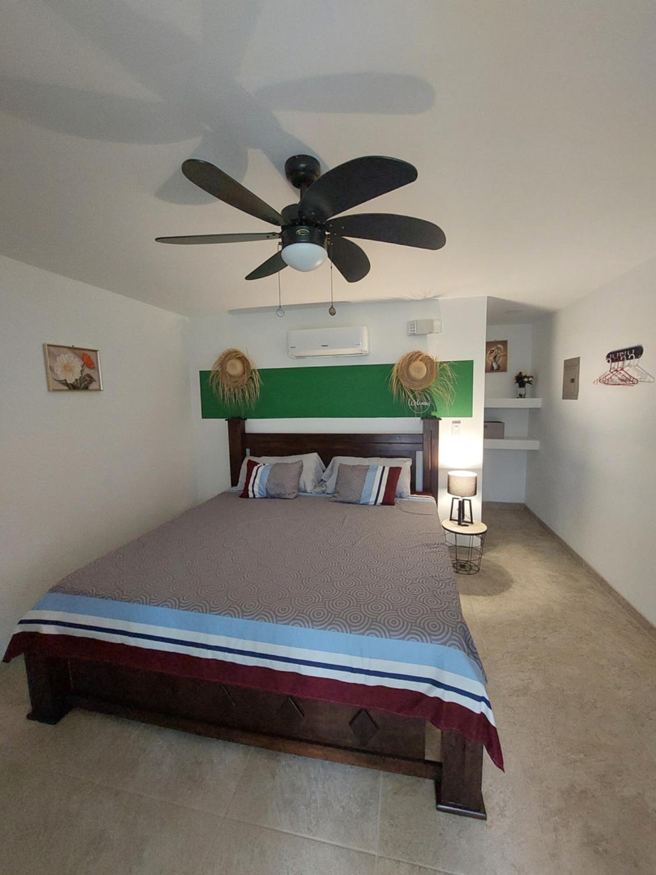 Deluxe King Room photo 1