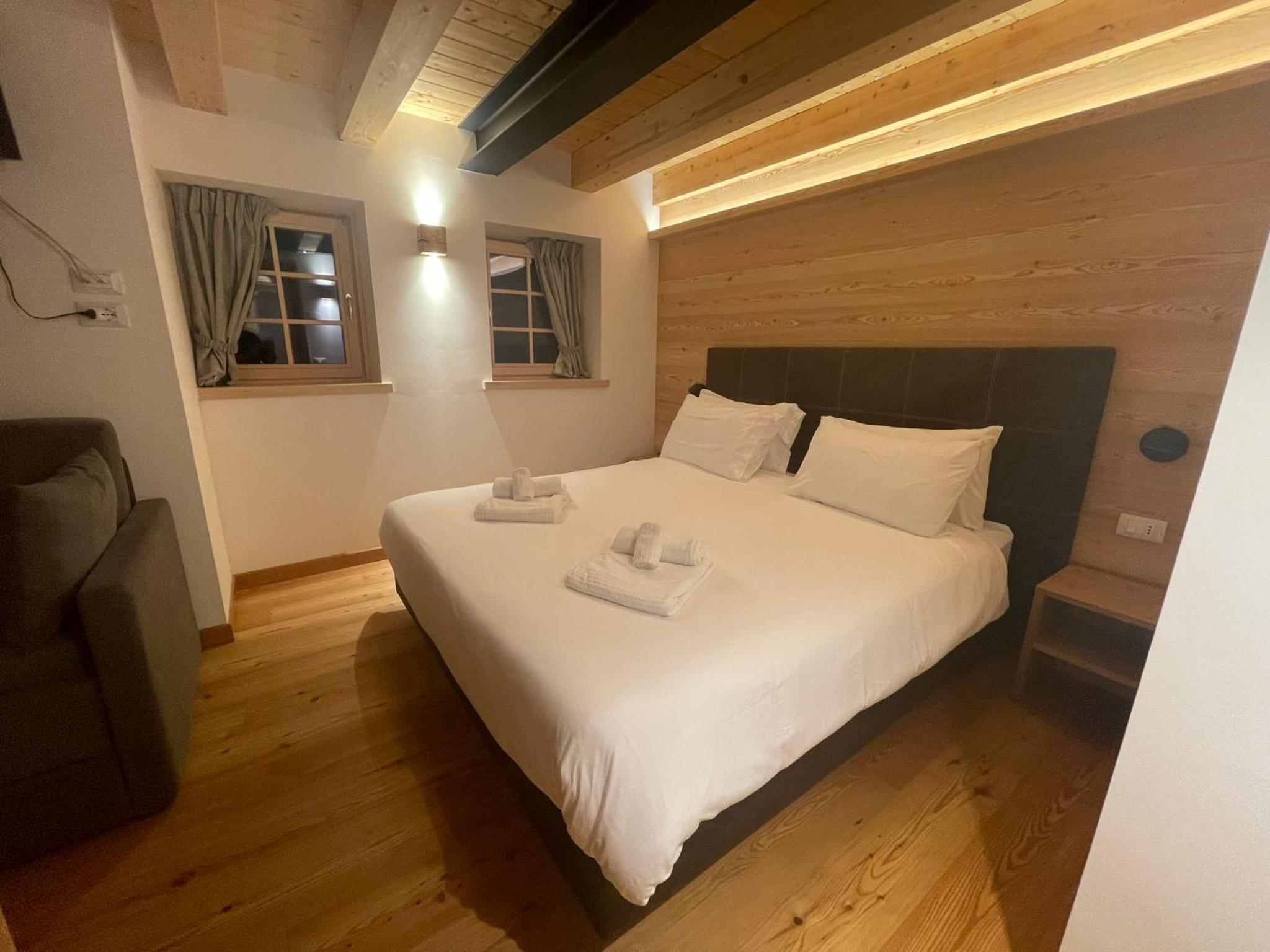 Apartment - Split Level photo 2