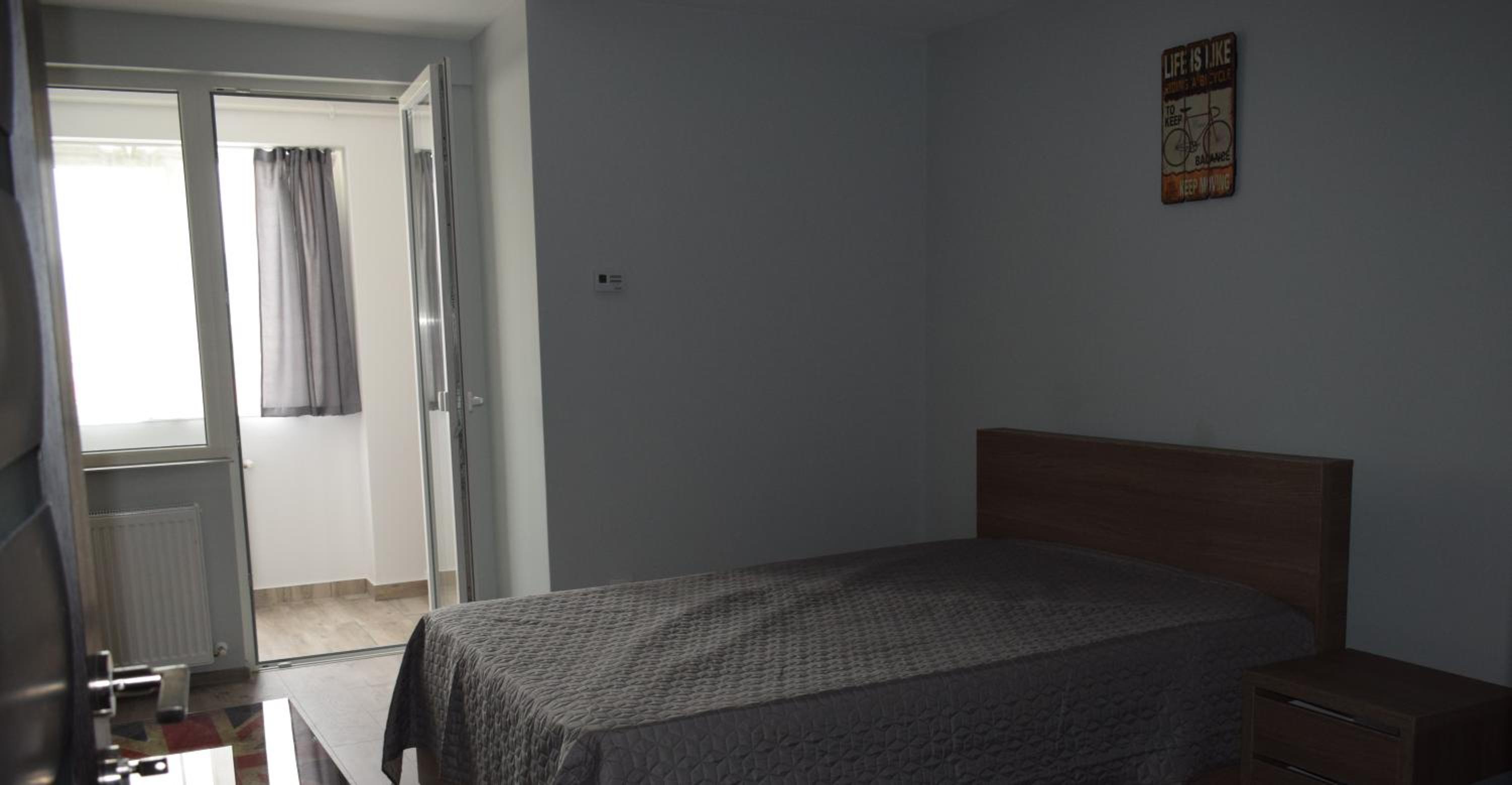 One-Bedroom Apartment - Non-Smoking photo 2