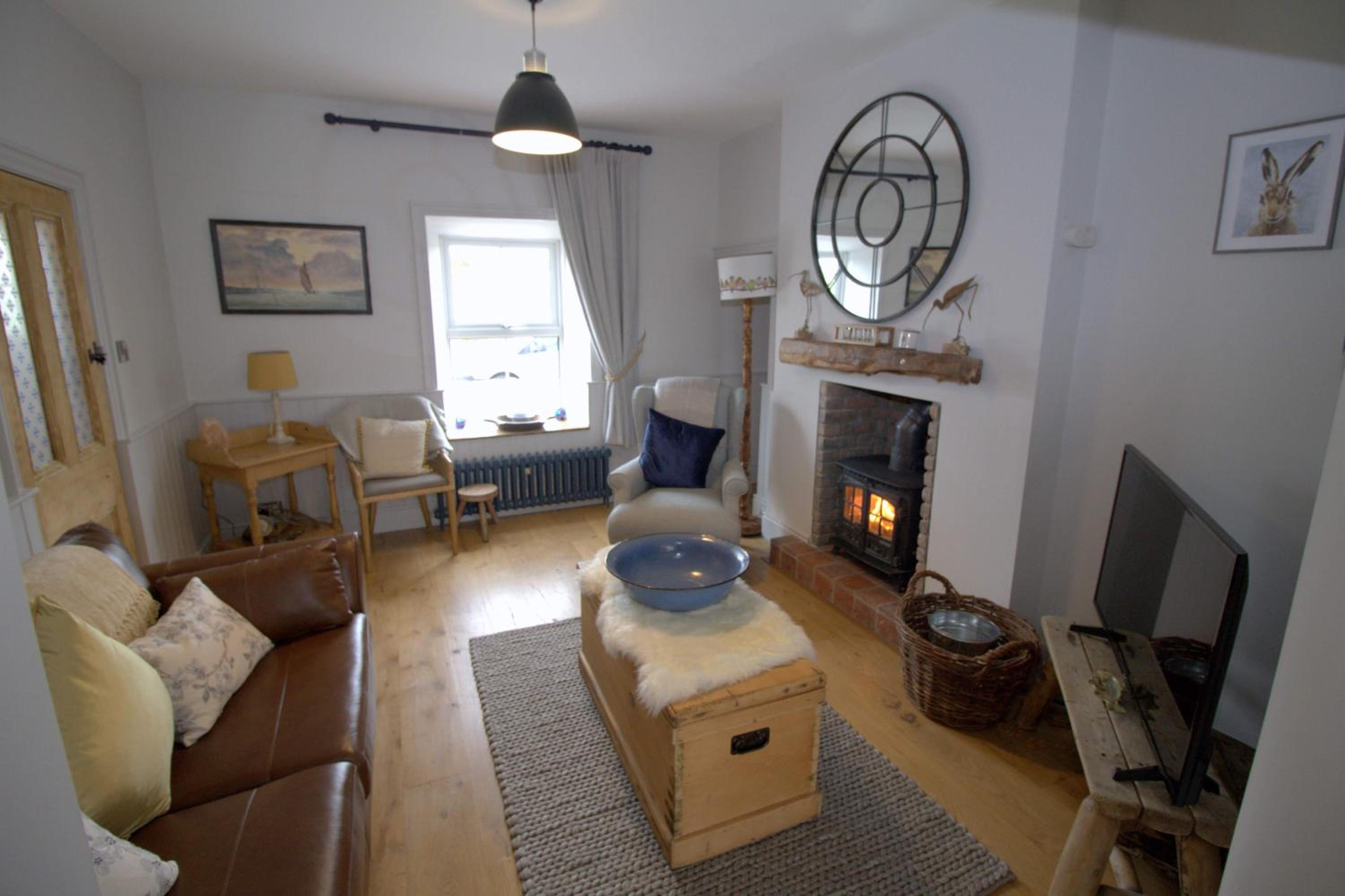 Three-Bedroom House photo 3