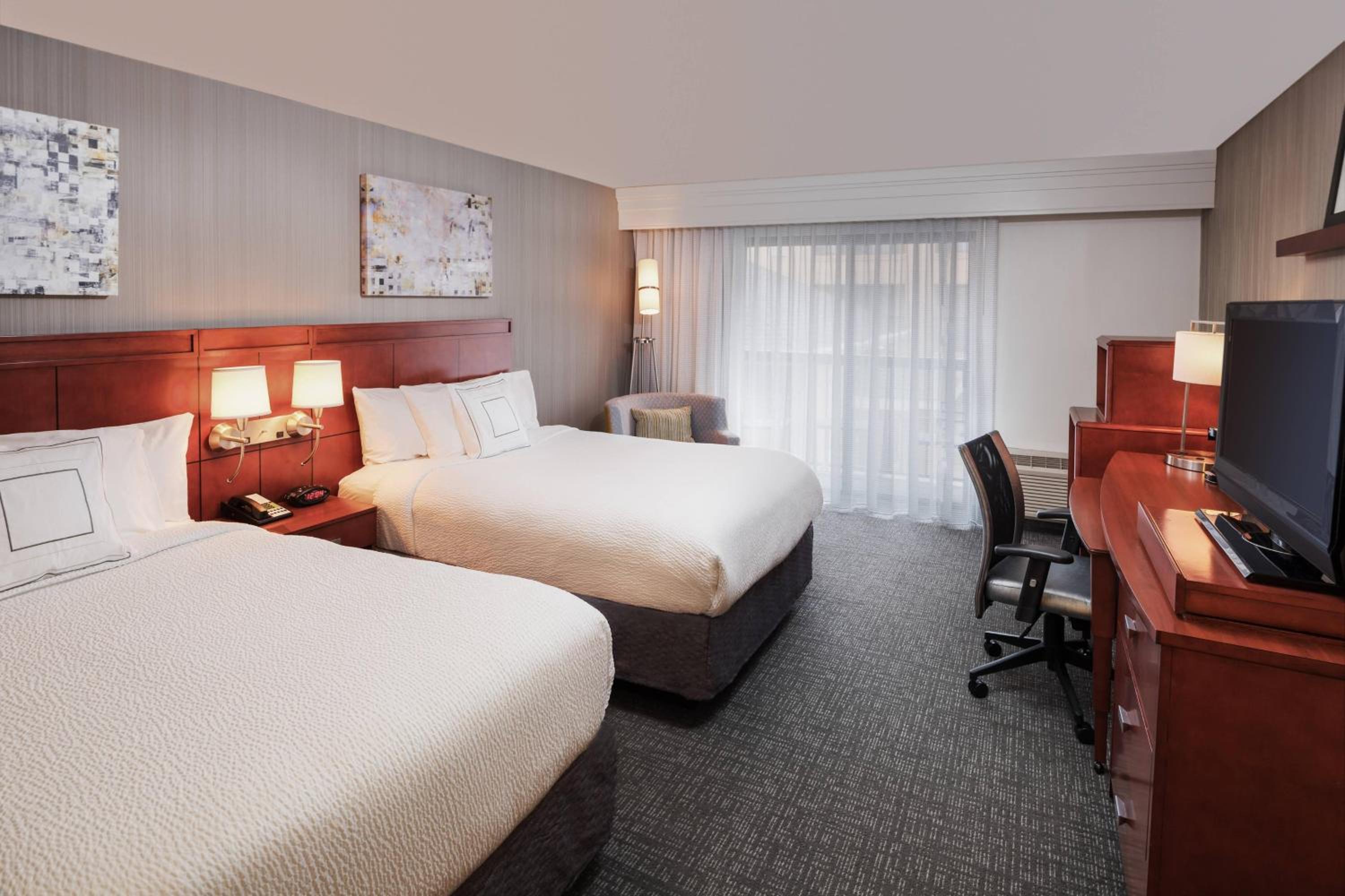 Double Room with Two Double Beds - Photo 1
