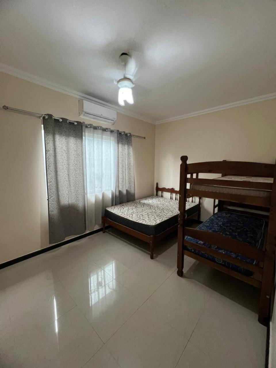 Four-Bedroom House photo 3