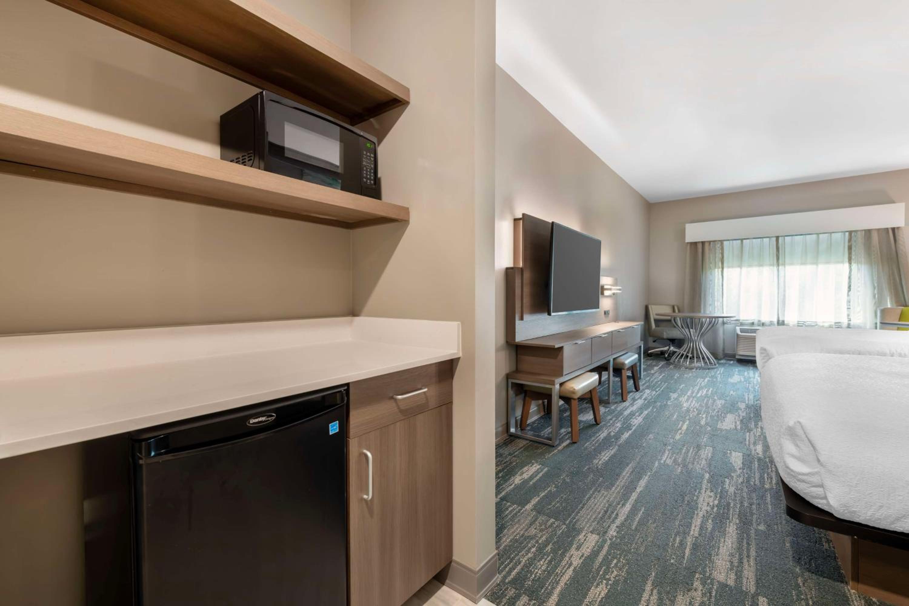 Queen Room with Two Queen Beds and Communication Assistance - Photo 2