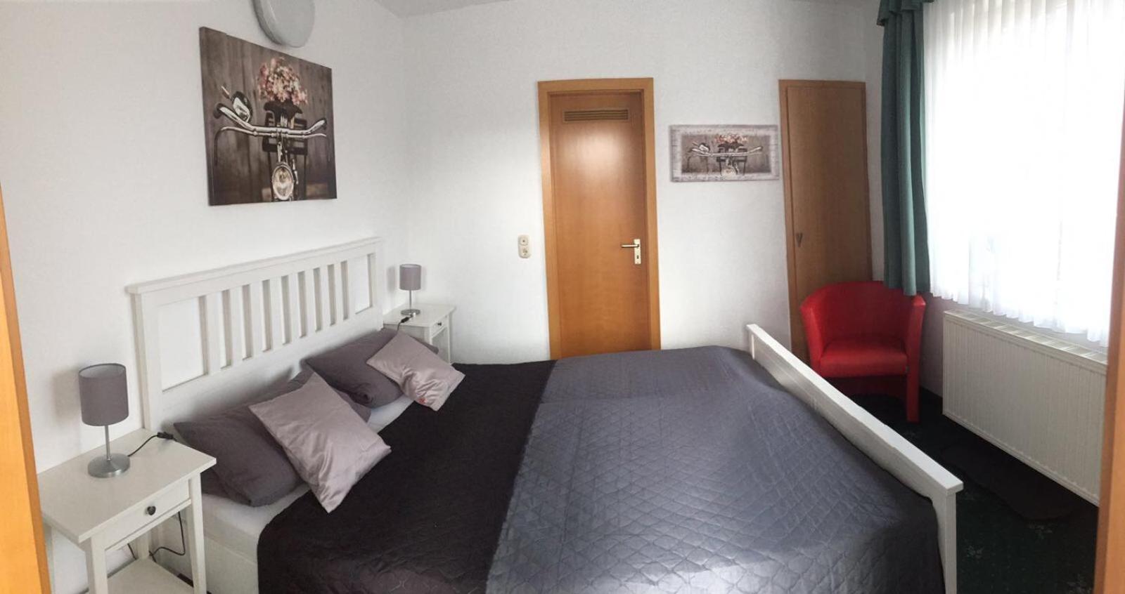 One-Bedroom Apartment photo 1