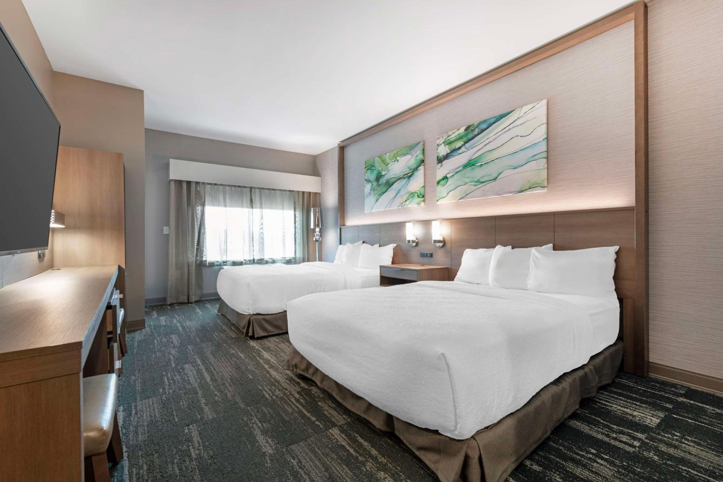 Queen Room with Two Queen Beds - Disability Access - Photo 3
