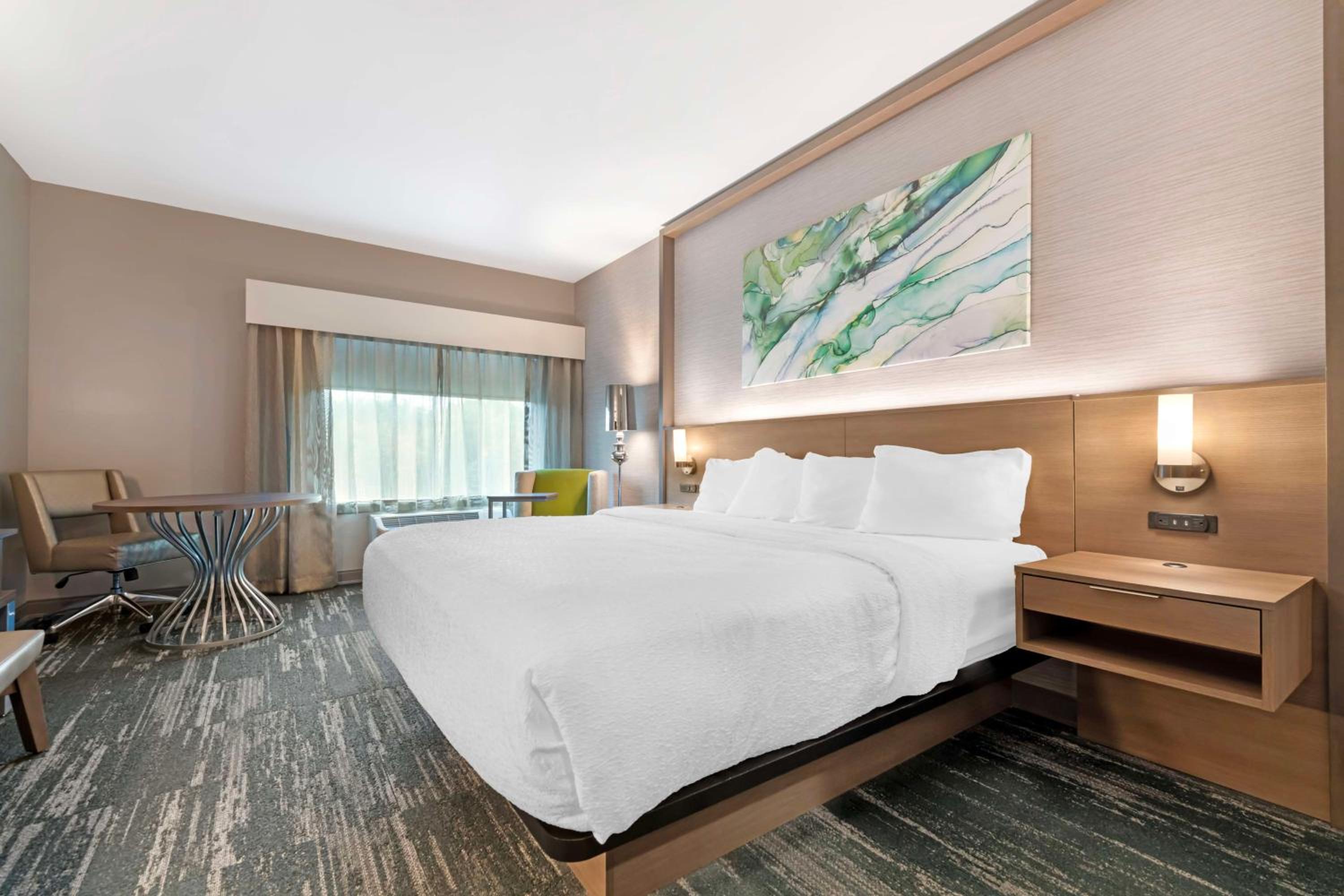 King Room - Non-Smoking - Photo 1