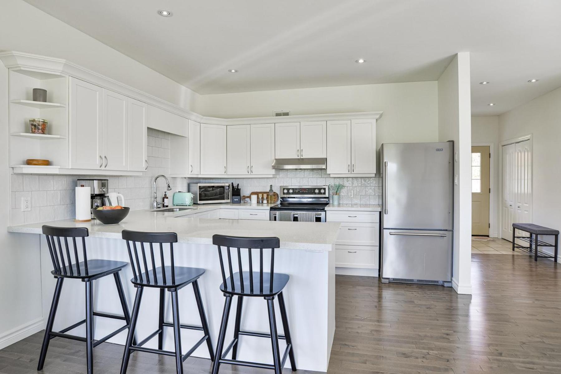 Five-Bedroom House photo 2