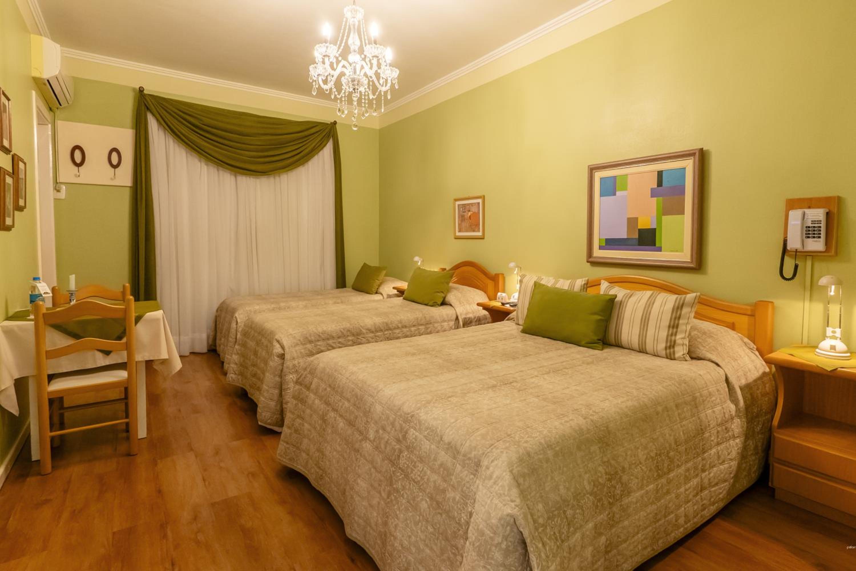 Deluxe Quadruple Room photo 2