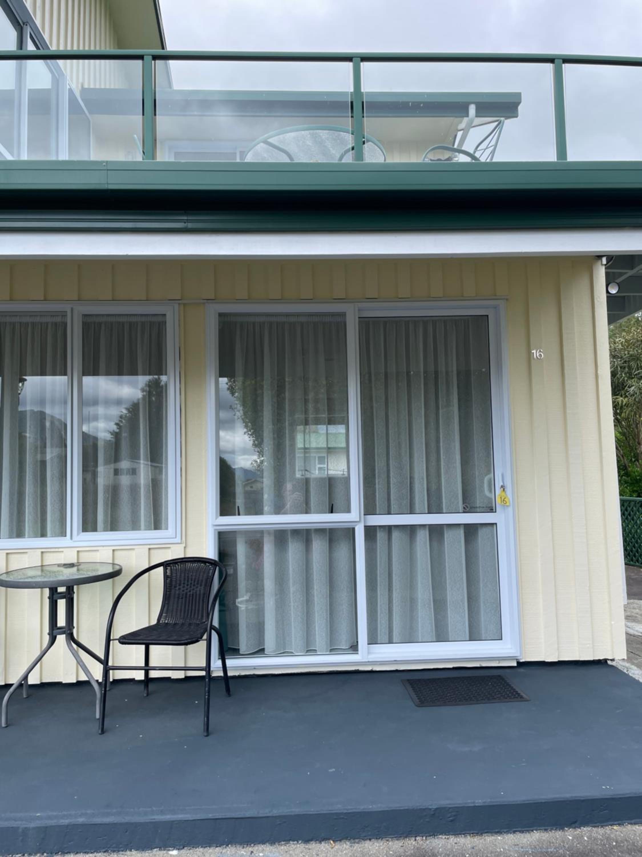 Executive Unit - Photo 11