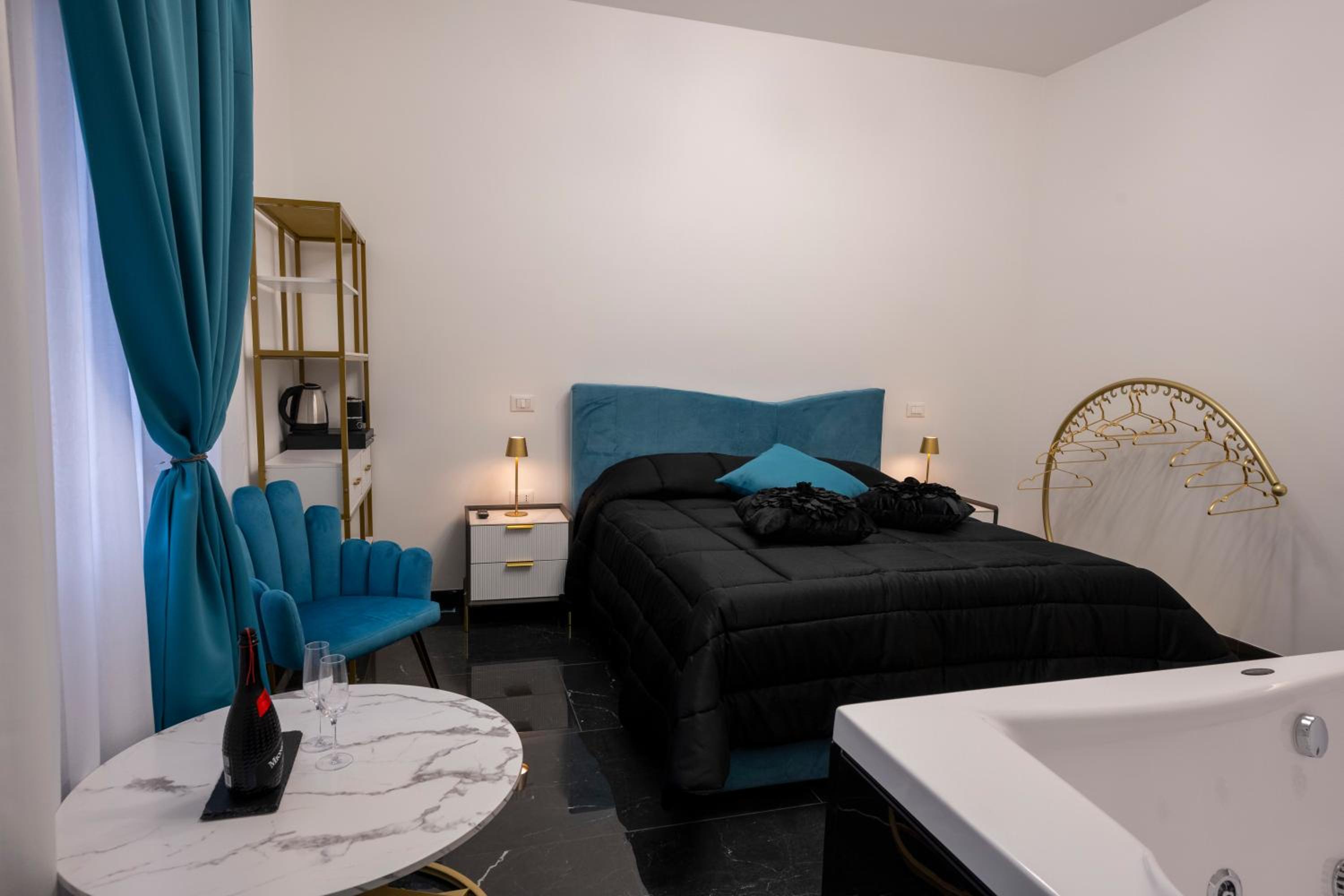 Double Room with Spa Bath photo 2