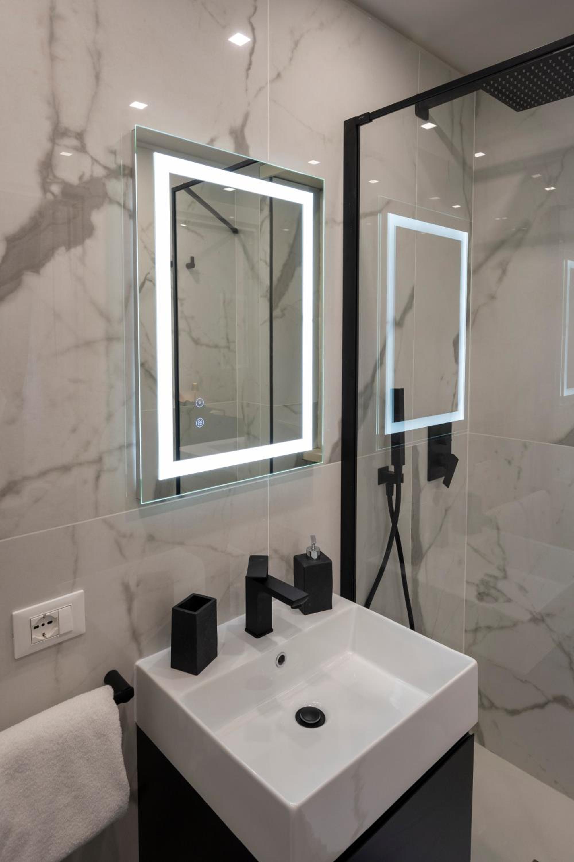 Double Room with Spa Bath photo 2