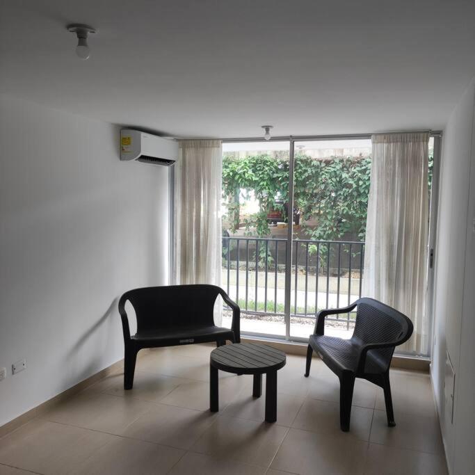 Three-Bedroom Apartment photo 2