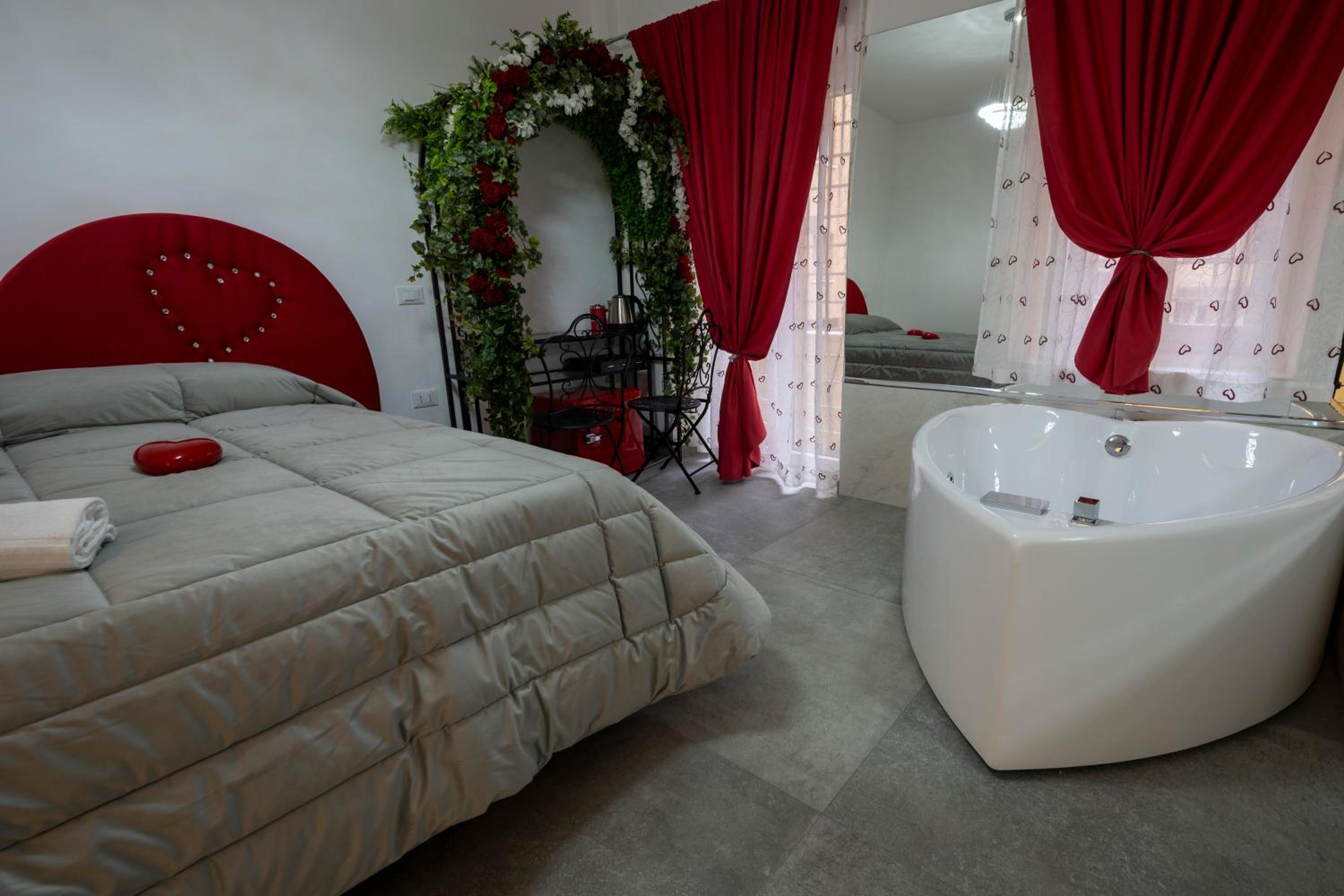 Queen Room with Spa Bath photo 1