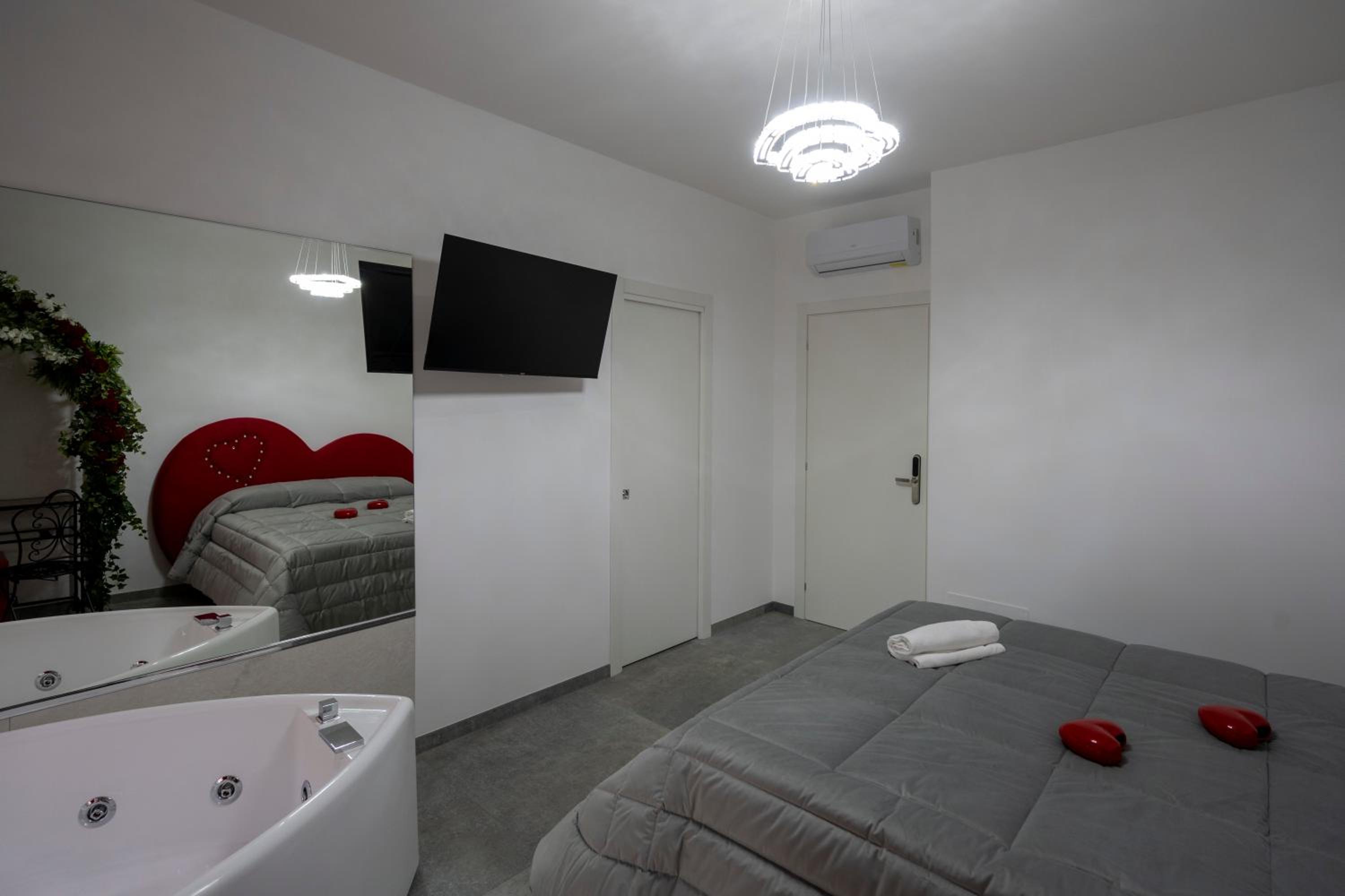 Queen Room with Spa Bath photo 2