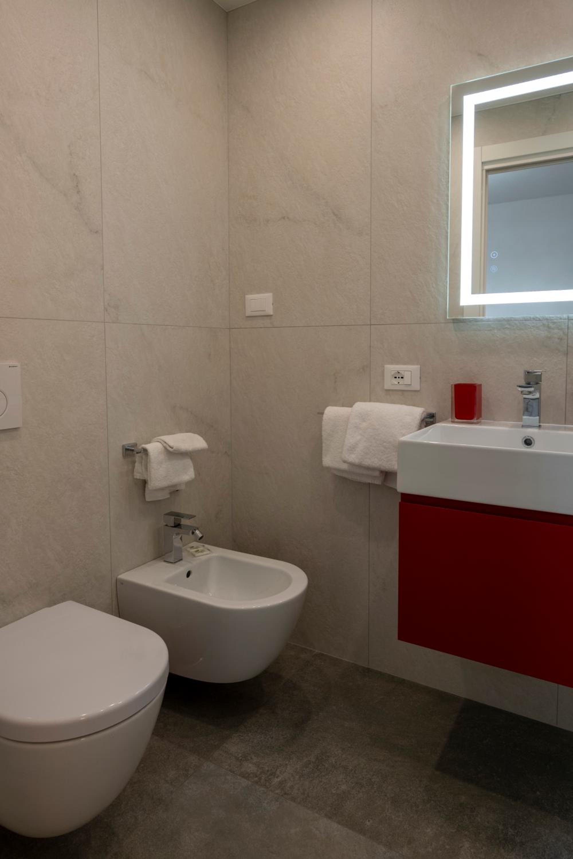 Queen Room with Spa Bath photo 3