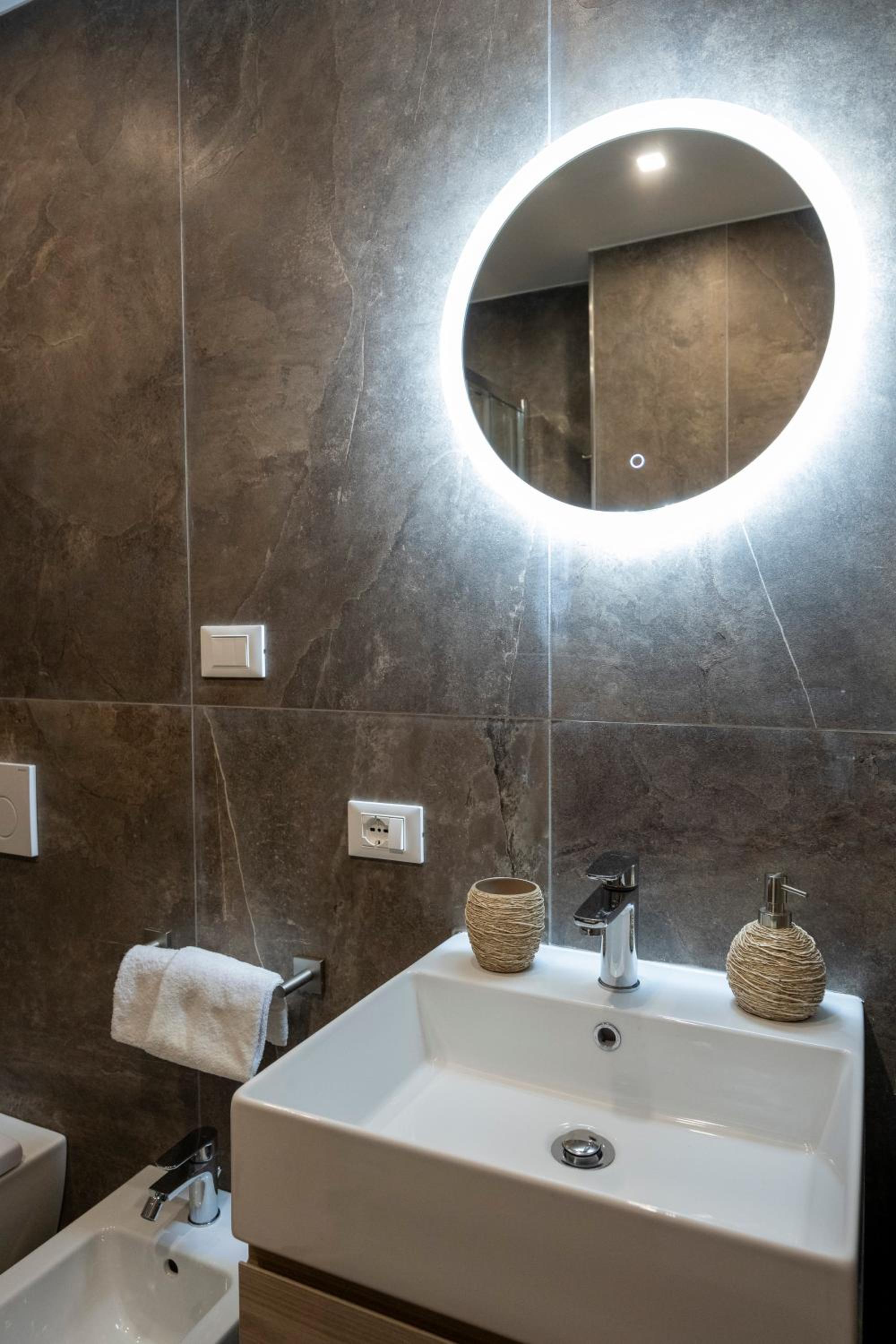 Queen Room with Spa Bath photo 2