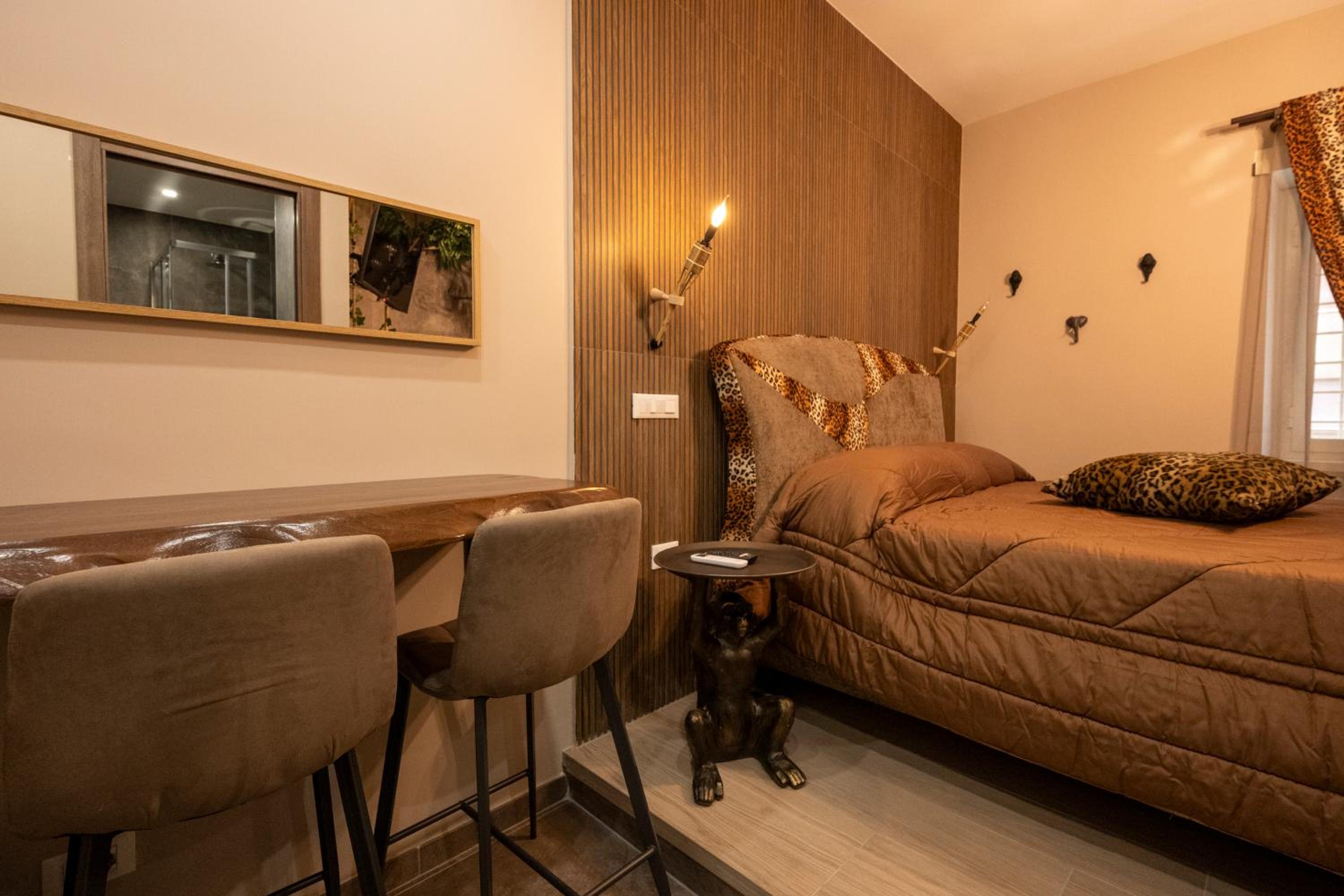 Queen Room with Spa Bath photo 1