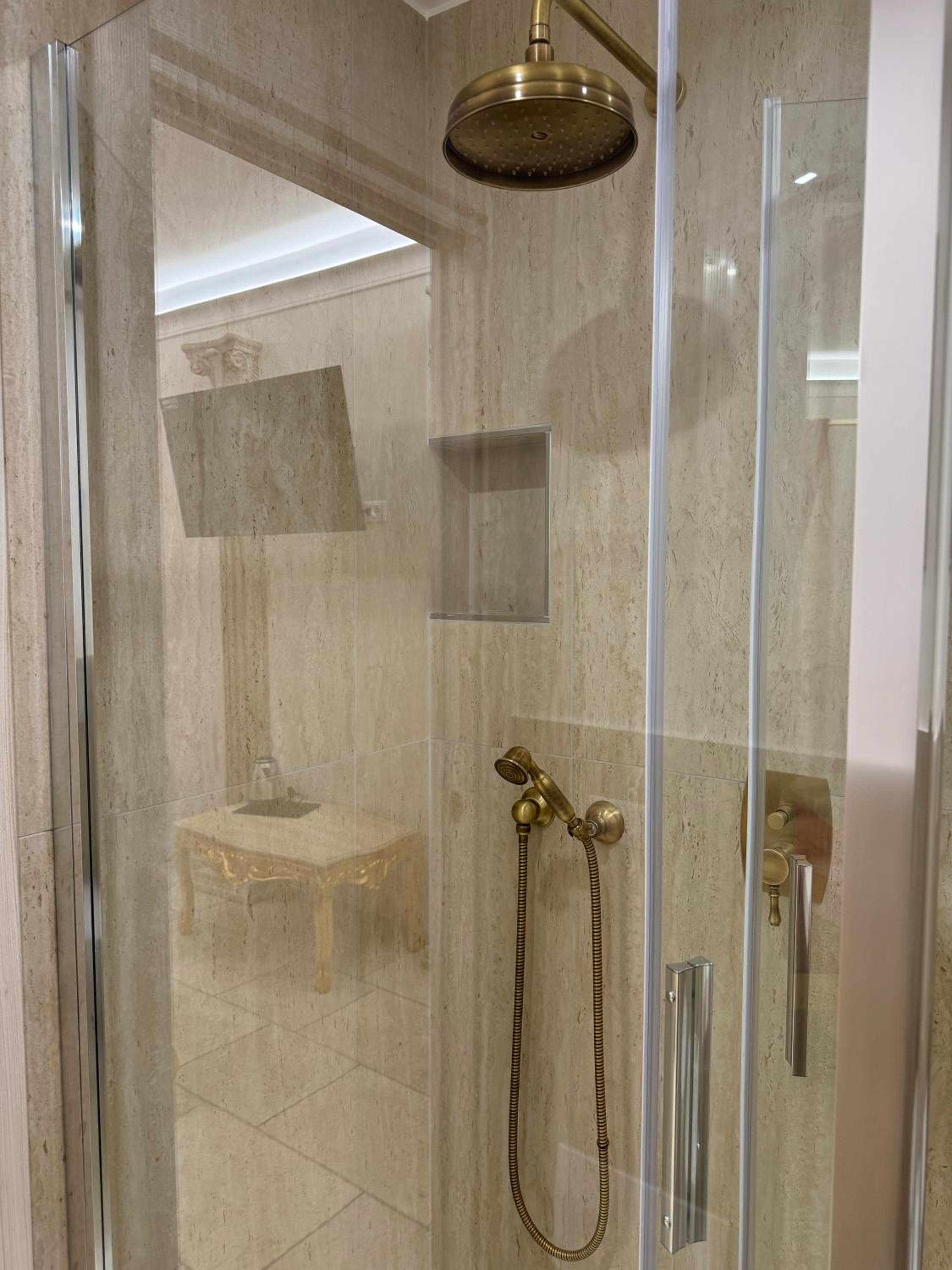 King Room with Spa Bath photo 3