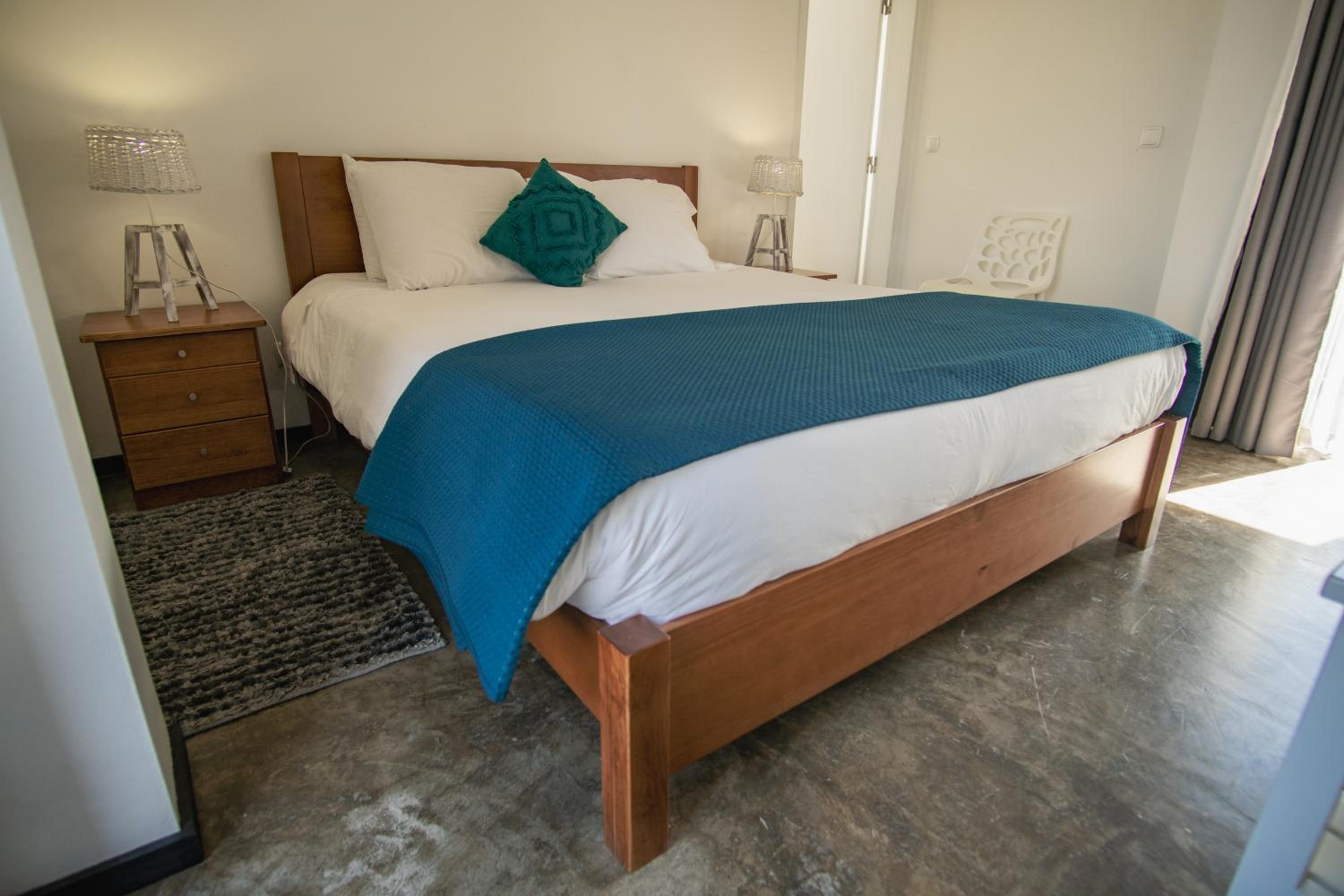 One-Bedroom Apartment with Balcony and Mountain View   - Photo 16