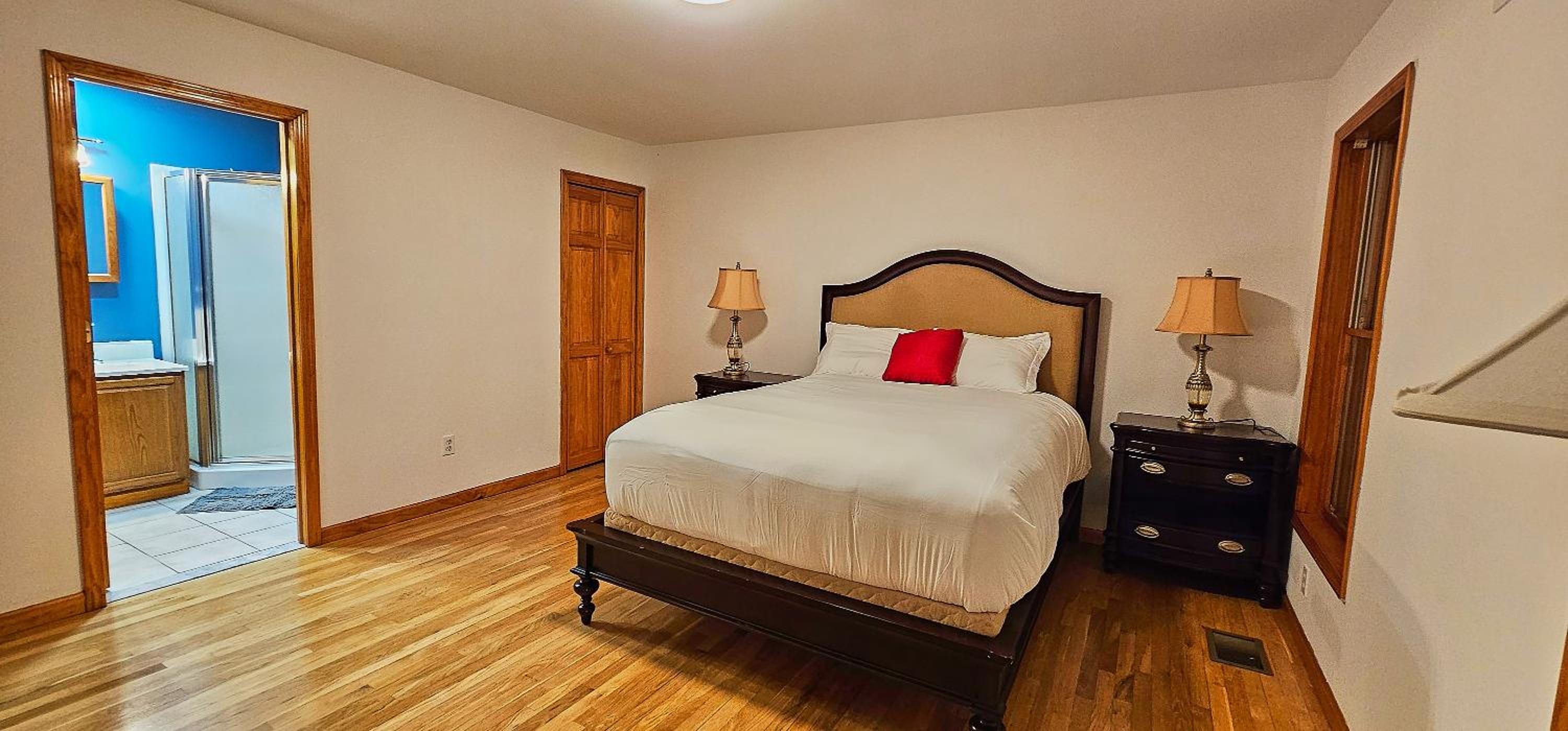 Three-Bedroom House photo 2