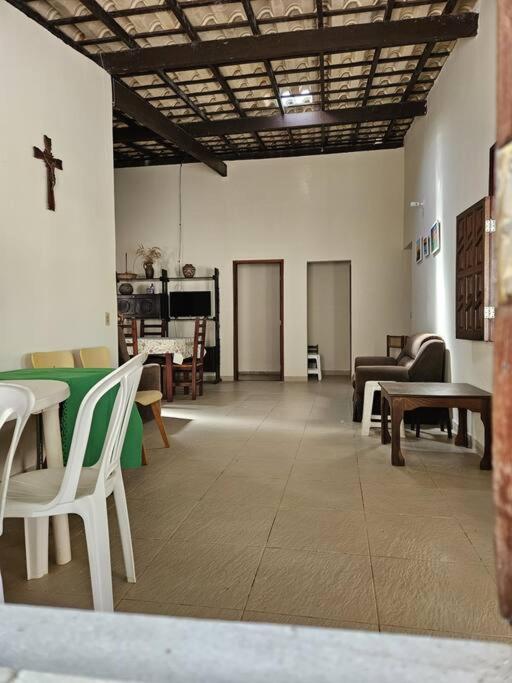 Six-Bedroom House photo 1
